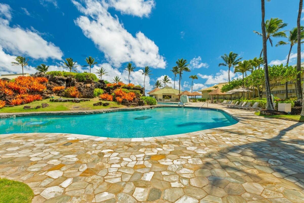 East Shore Beachfront Resort, Restaurant, Bar, AC, Spa, Pool & Gym