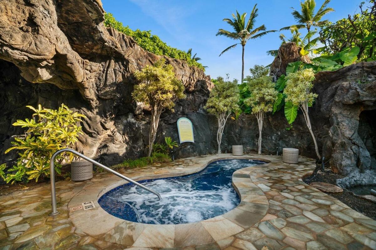 East Shore Beachfront Resort, Restaurant, Bar, AC, Spa, Pool & Gym