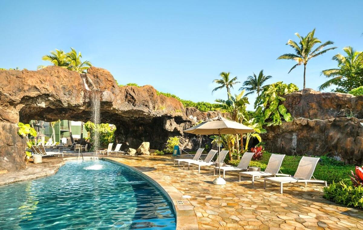 East Shore Beachfront Resort, Restaurant, Bar, AC, Spa, Pool & Gym