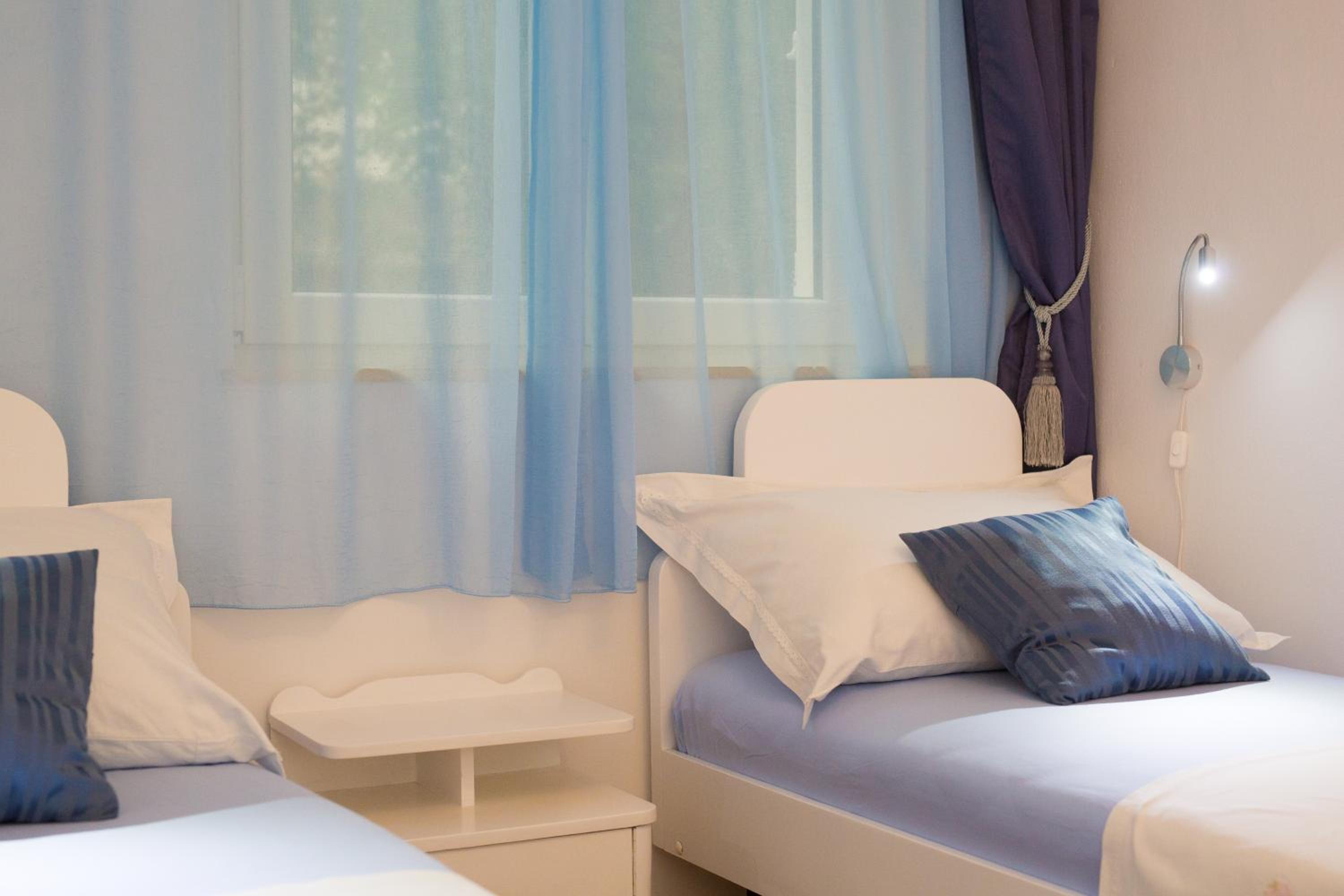Apartment One , sea view , free parking