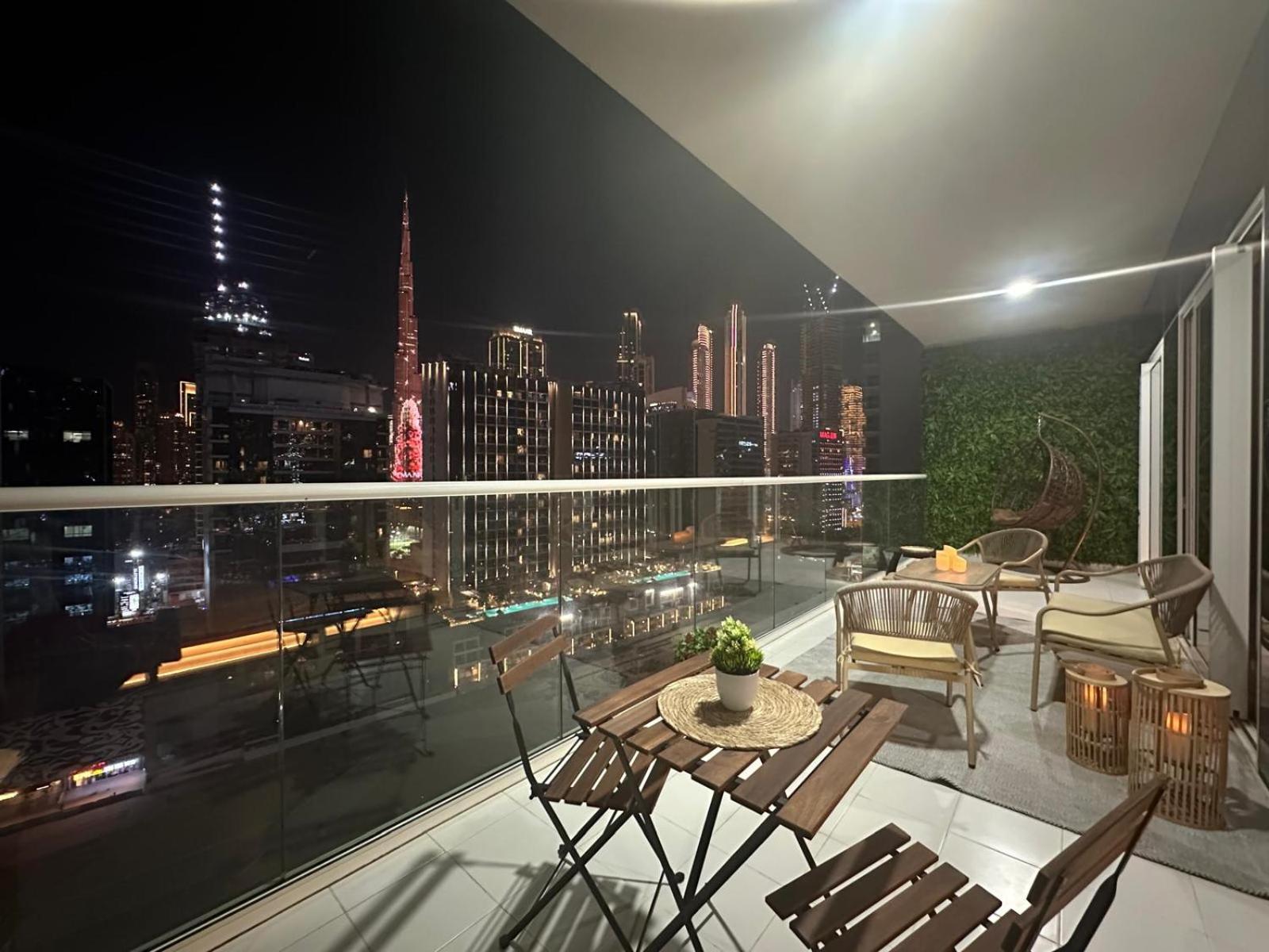 japanDXB Burj Khalifa view - 4min Dubai Mall