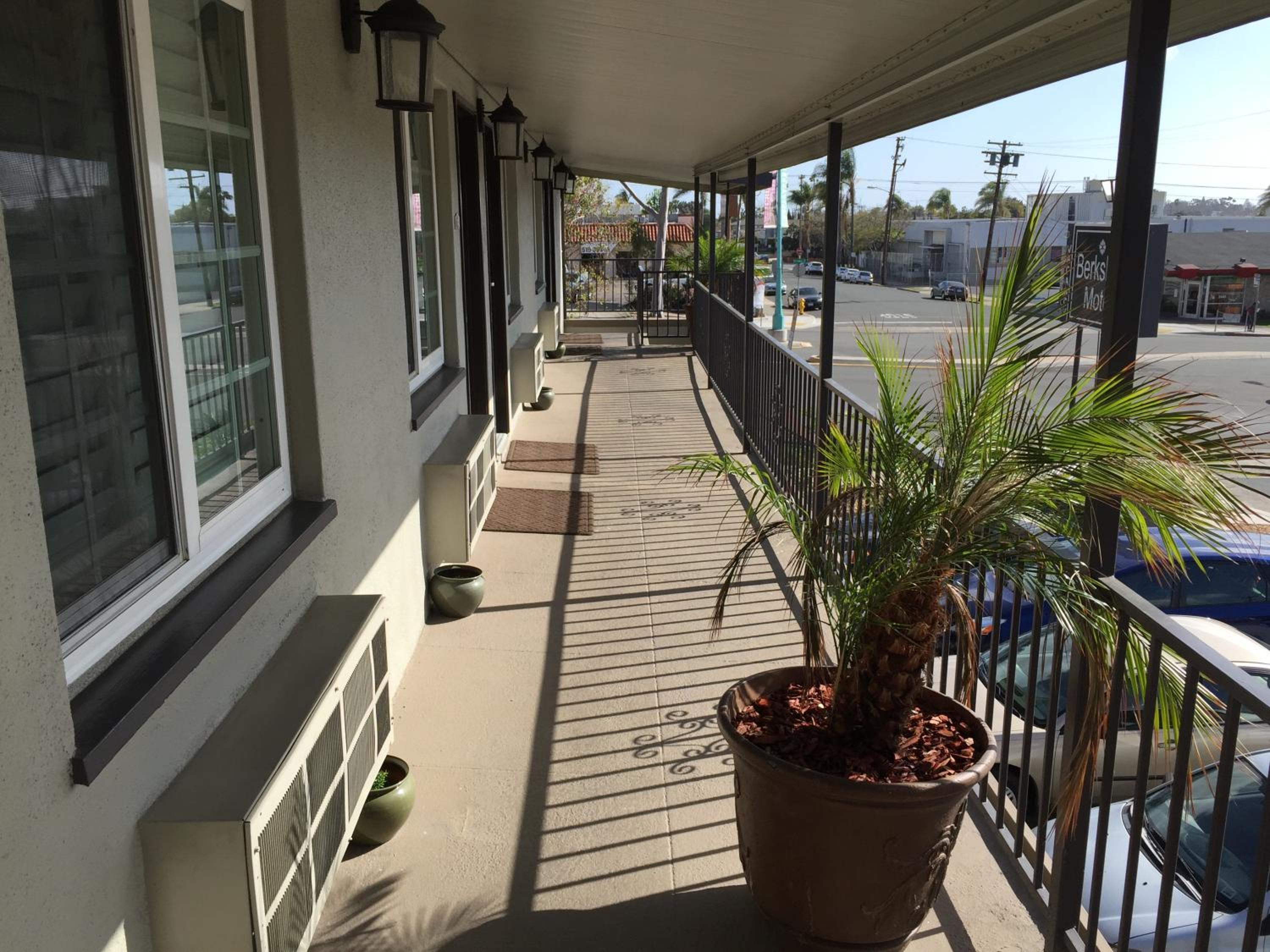 Berkshire Motor Hotel