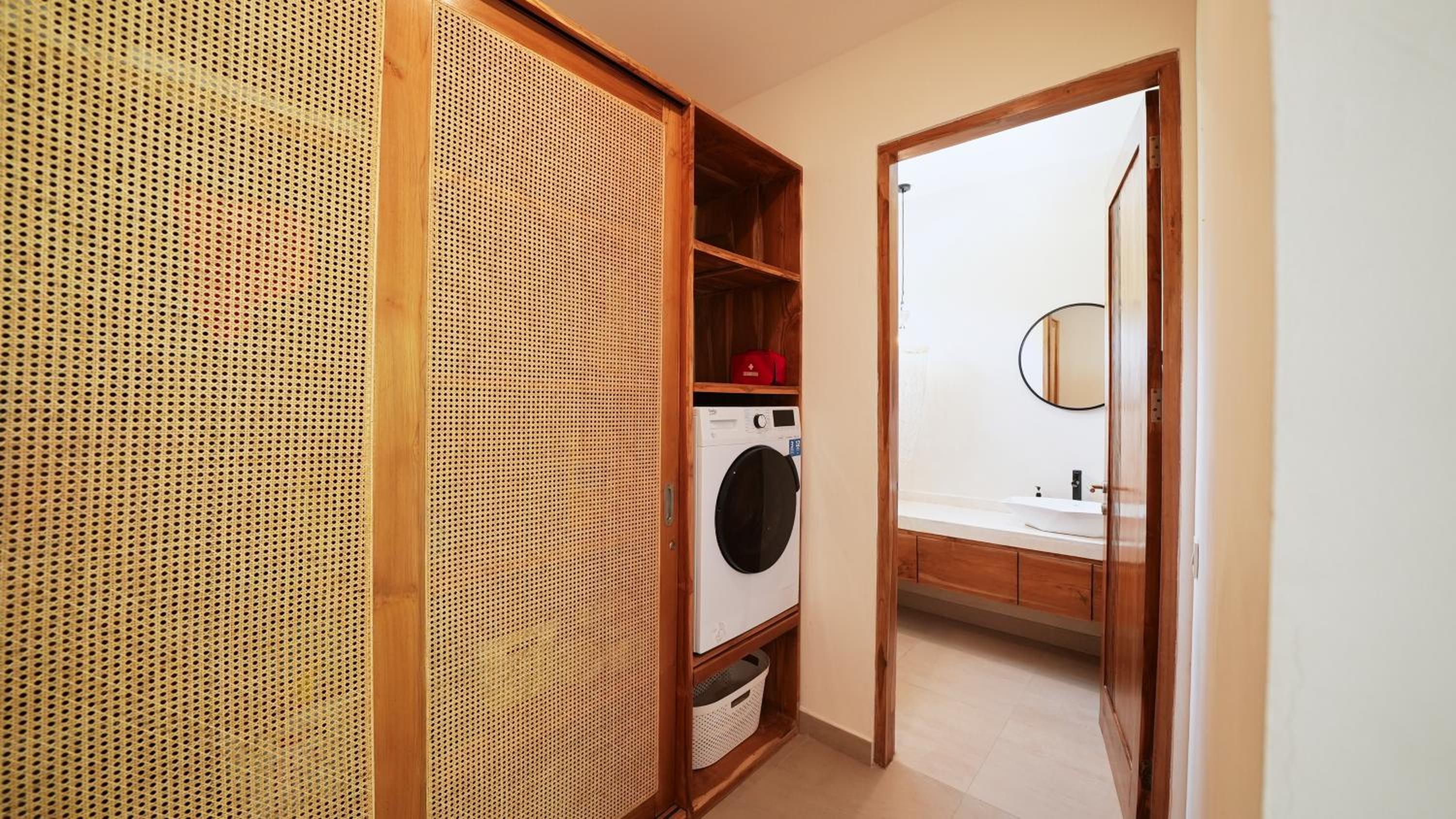 Kayu Jati Villa - 3BR Villa in Kedungu