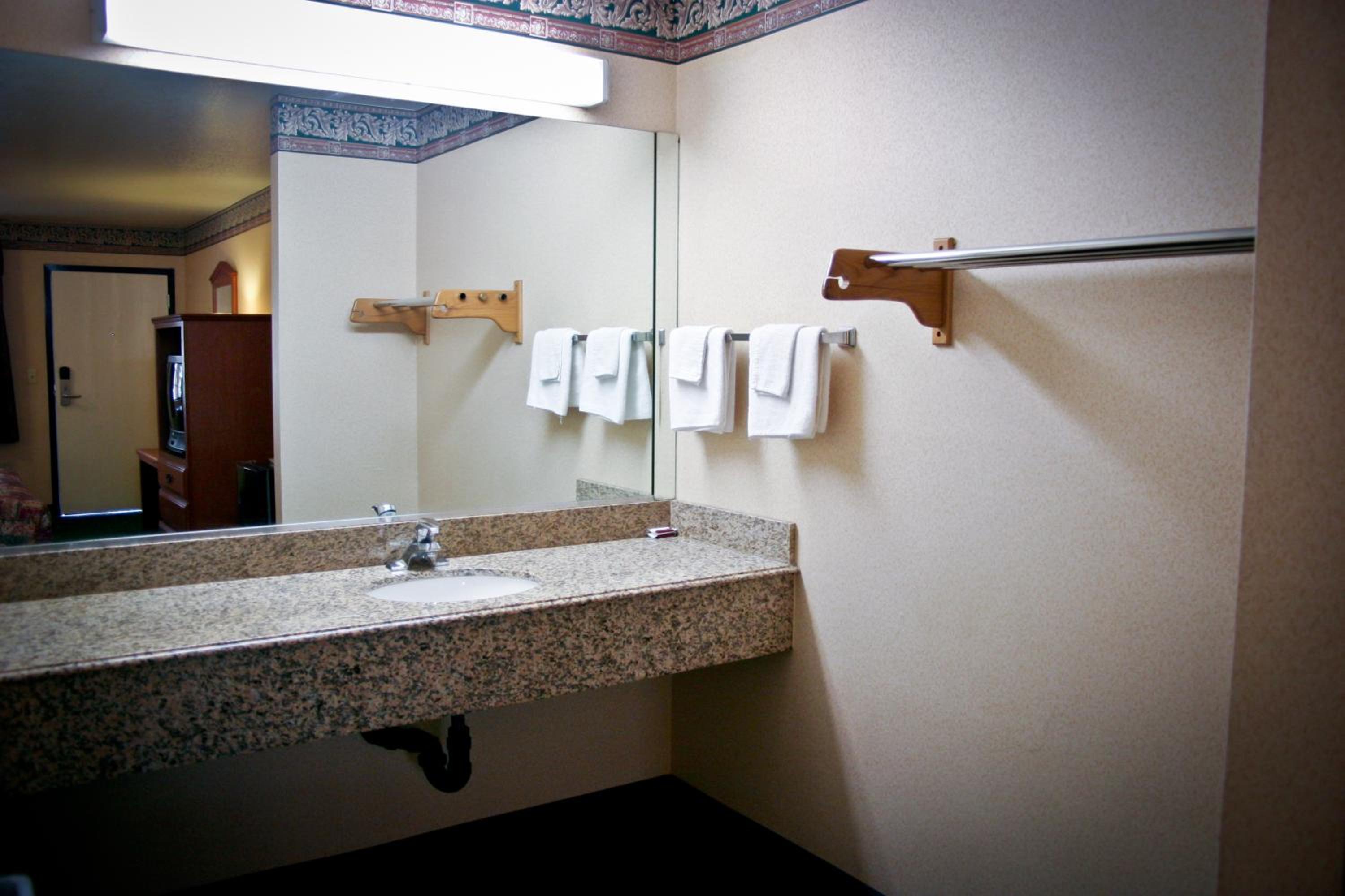 La Mirage Inn LAX Airport