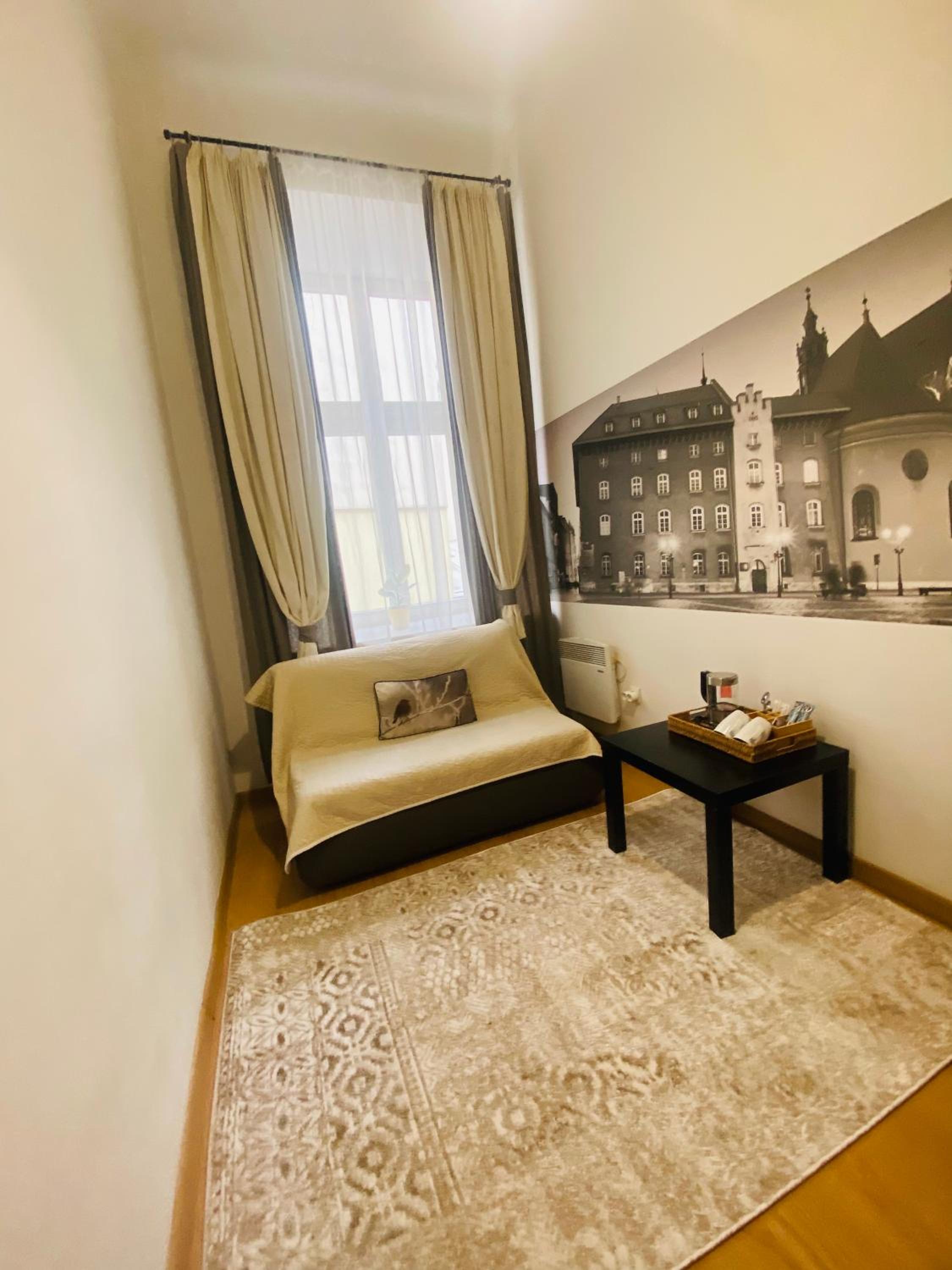 Krakow Apartments & Rooms