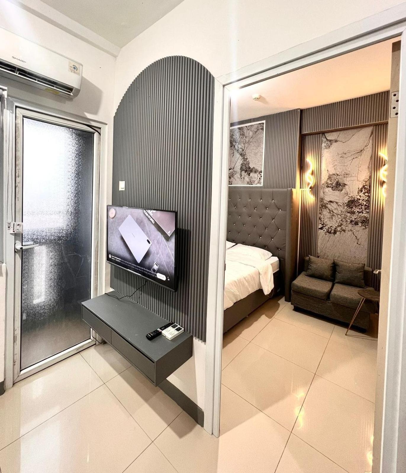 Apartement Green Pramuka Square 2br DeluxeRoom view 2