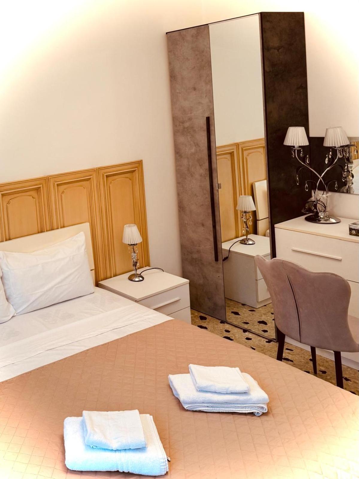 C D Candia Apartment
