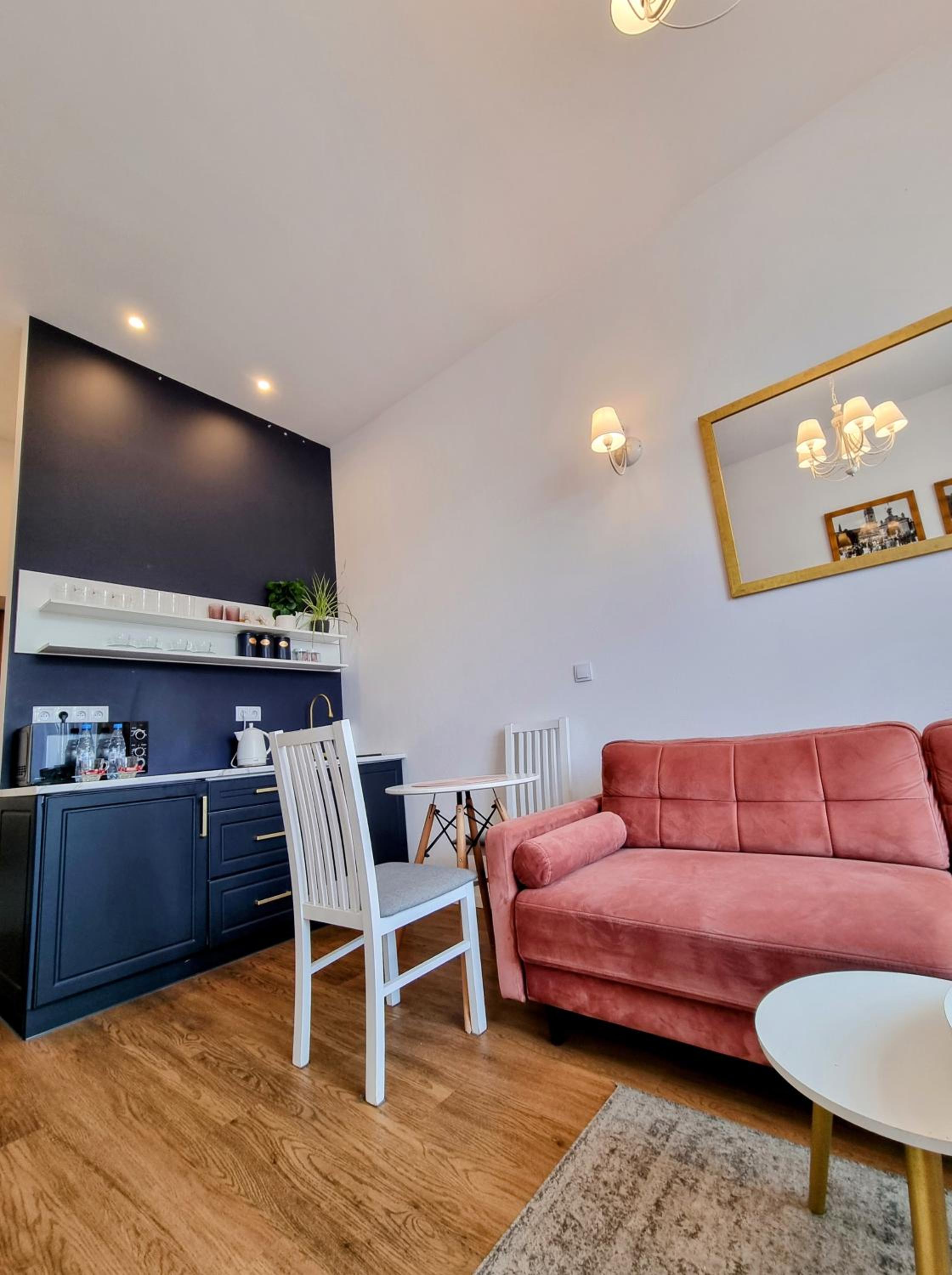 Biały Kruk Apartamenty vis-a-vis Jasnej Góry, photo 23