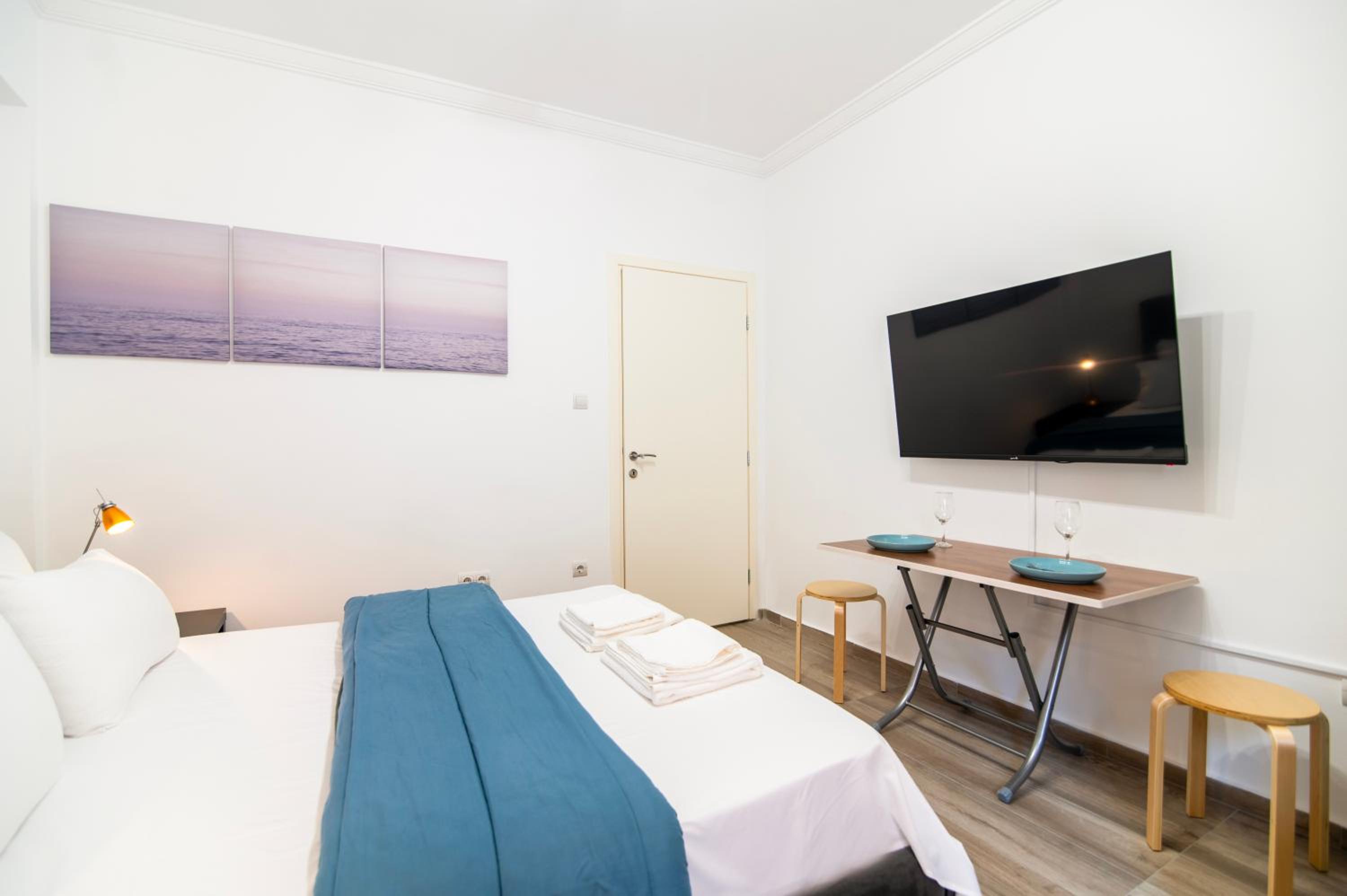 Stylish New Apartment - 270m to Metro - Central Athens