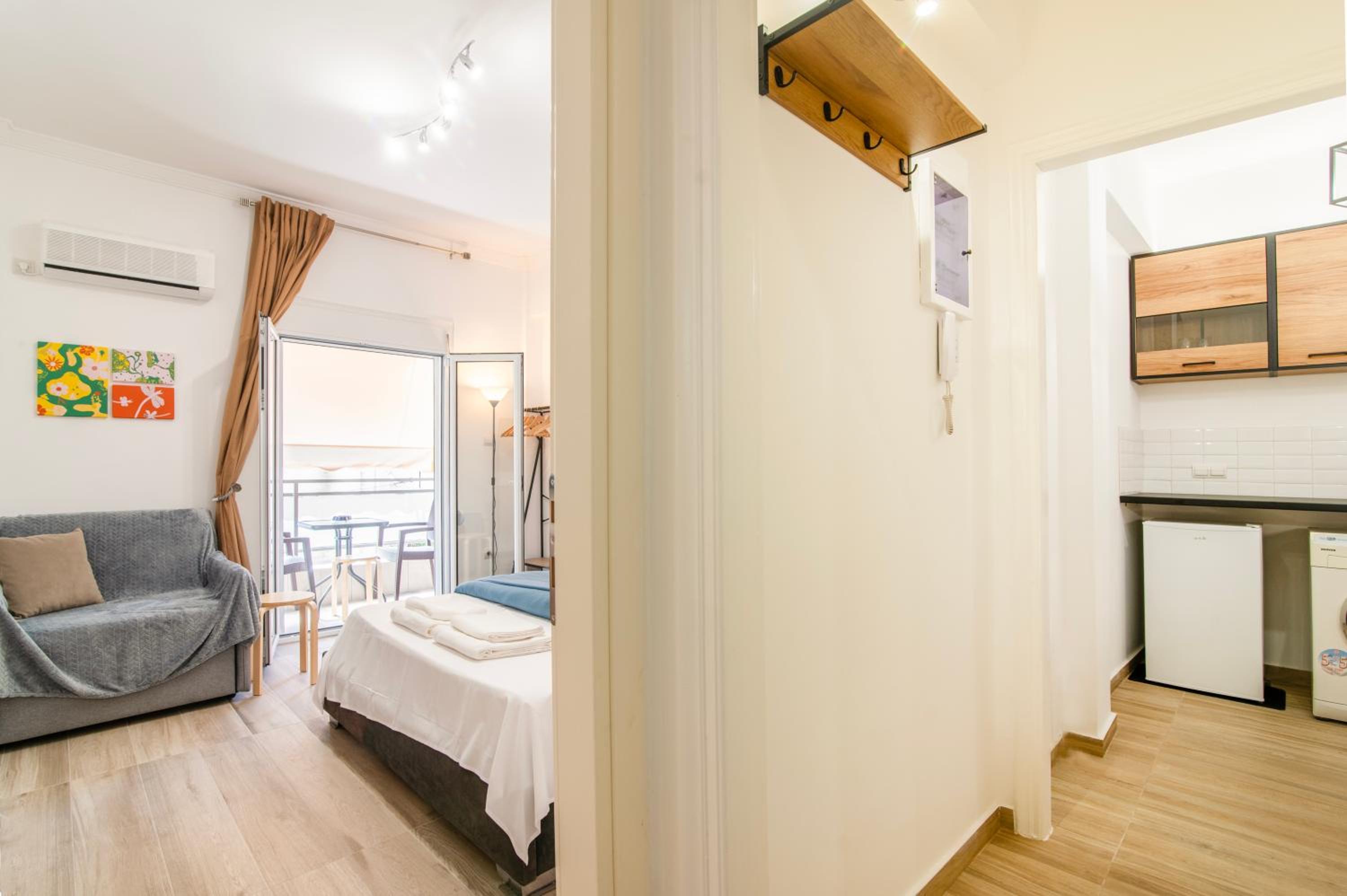 Stylish New Apartment - 270m to Metro - Central Athens