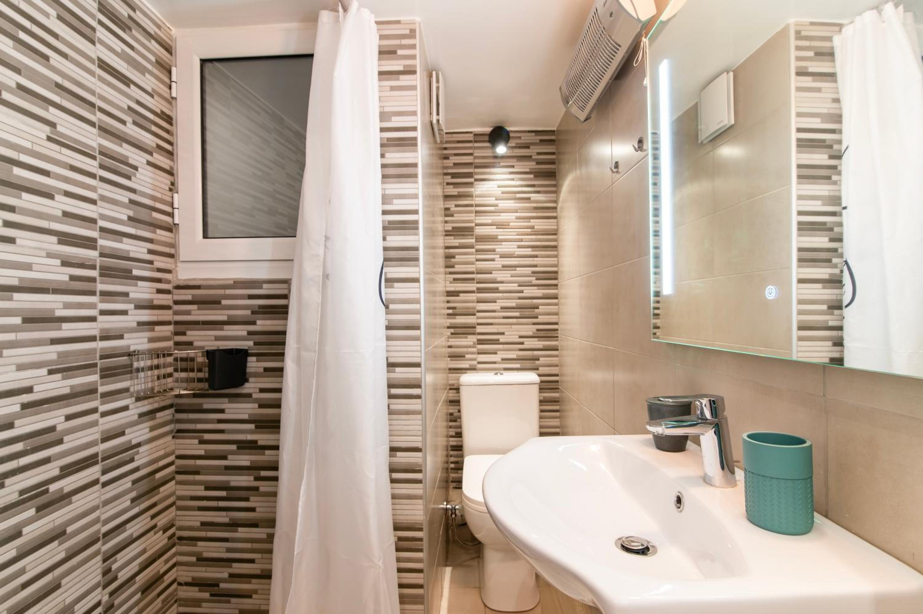 Stylish New Apartment - 270m to Metro - Central Athens