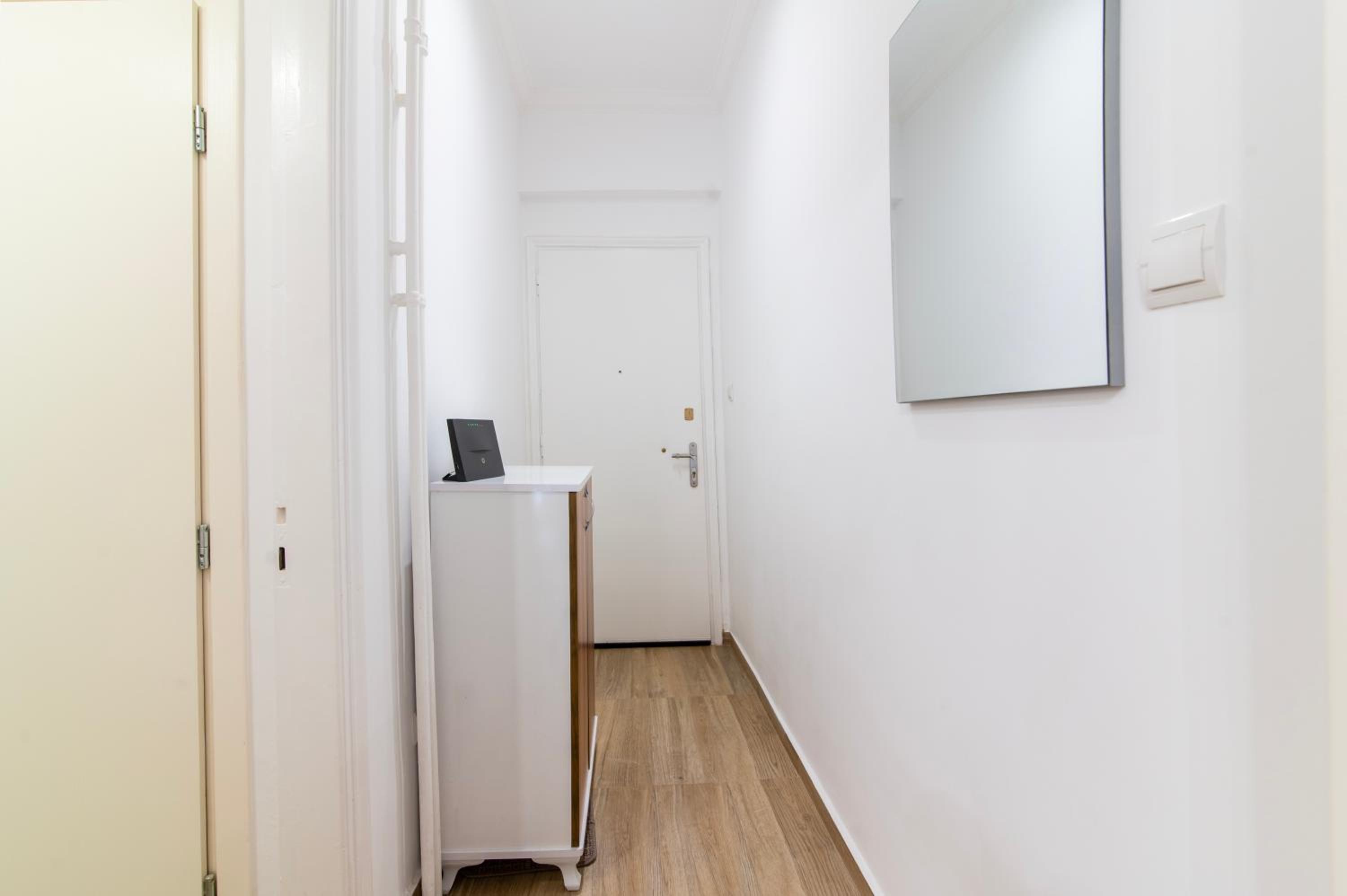 Stylish New Apartment - 270m to Metro - Central Athens