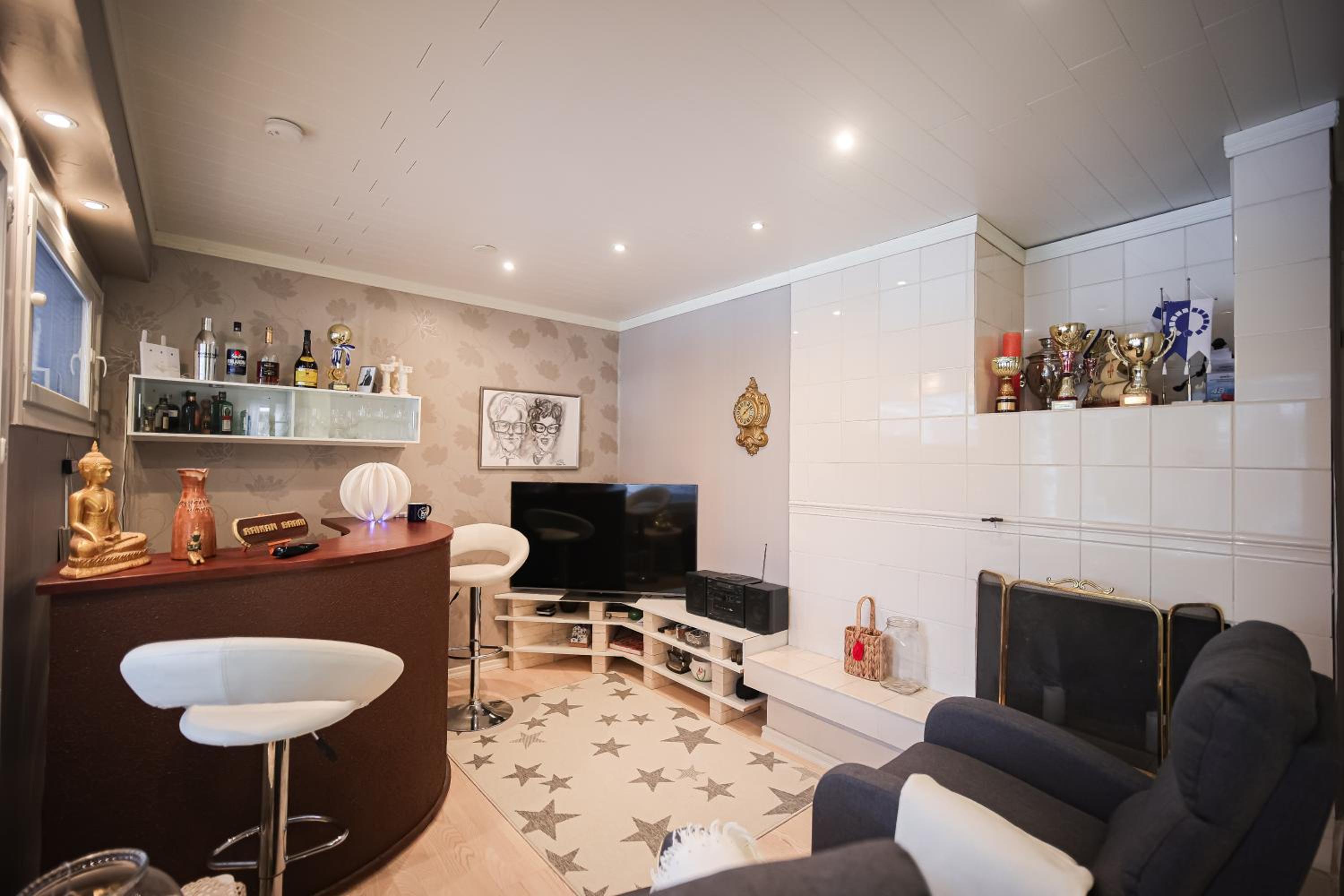 Villa Raikka - 3BDR - Sauna - Wi-Fi - Private Parking