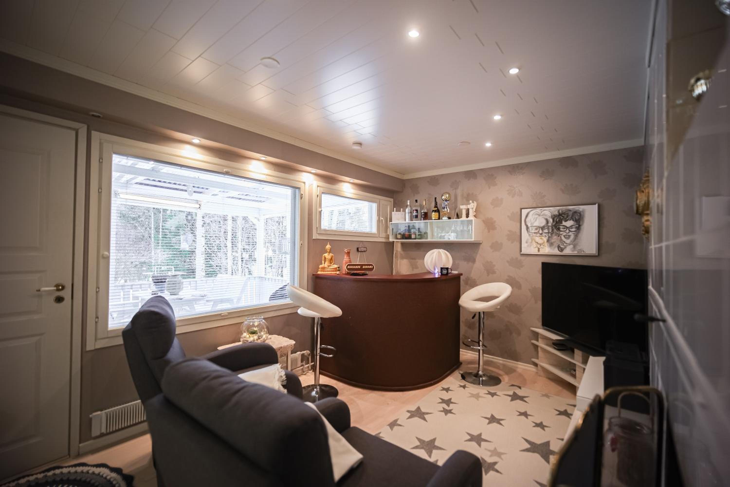 Villa Raikka - 3BDR - Sauna - Wi-Fi - Private Parking