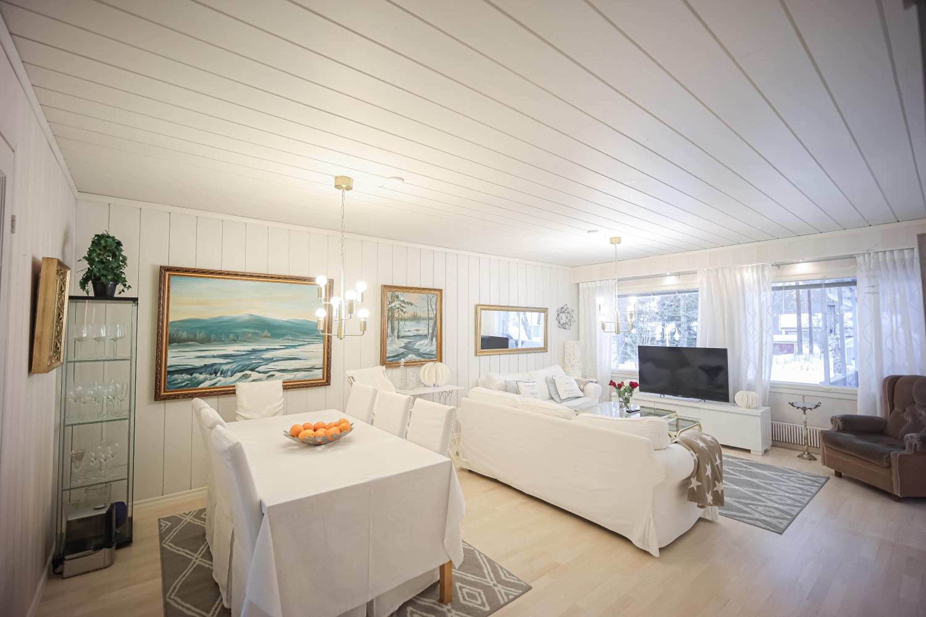 Villa Raikka - 3BDR - Sauna - Wi-Fi - Private Parking