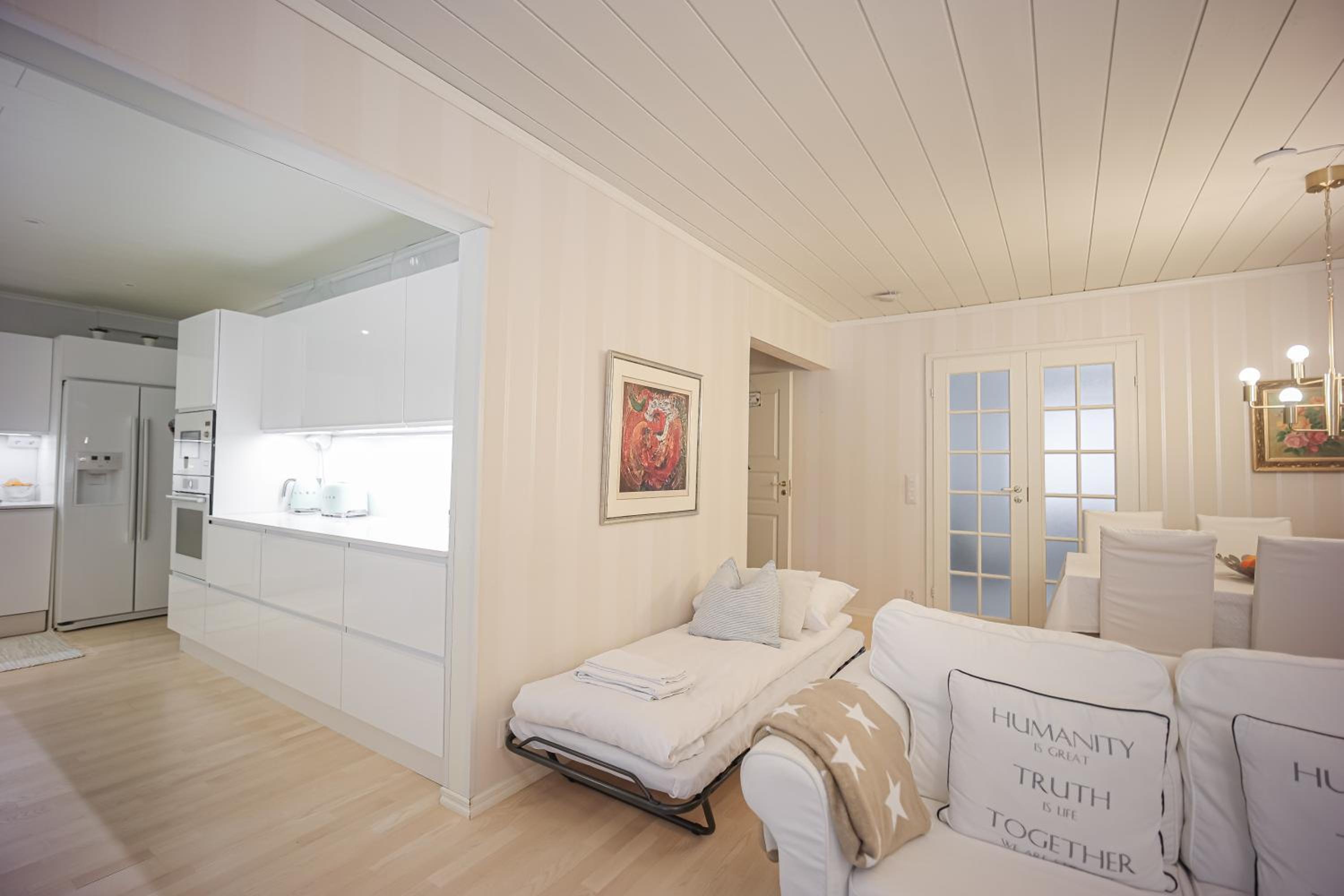 Villa Raikka - 3BDR - Sauna - Wi-Fi - Private Parking