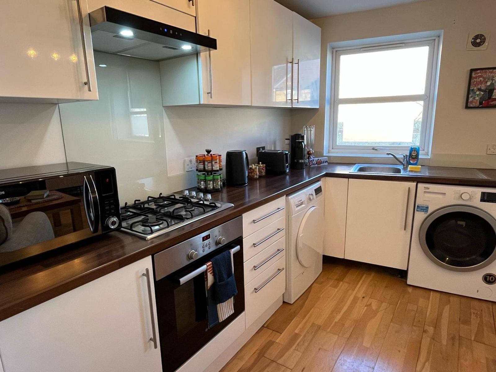 Spacious 2 Bedroom Apartment