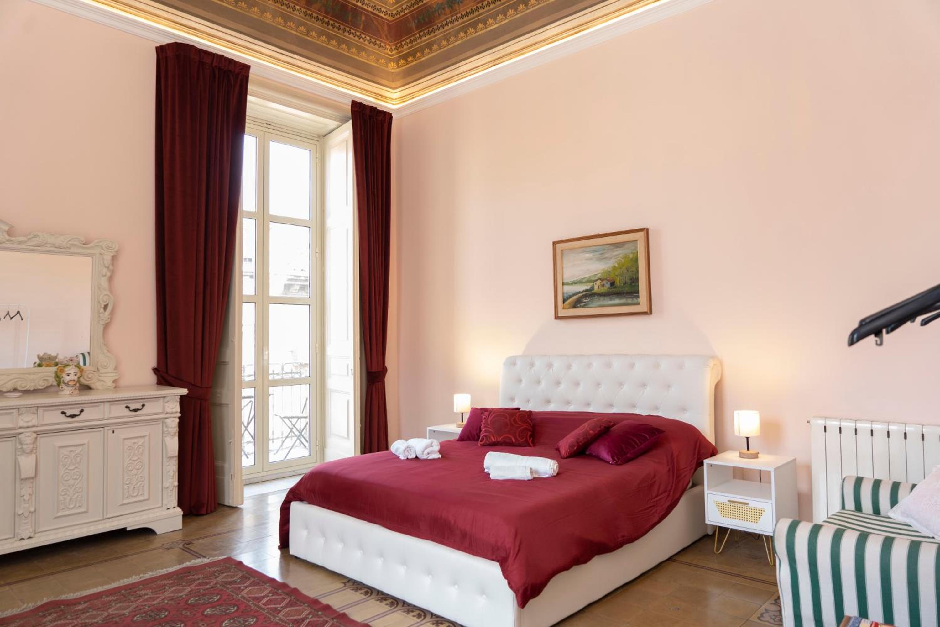 ETNA QUEEN luxury home