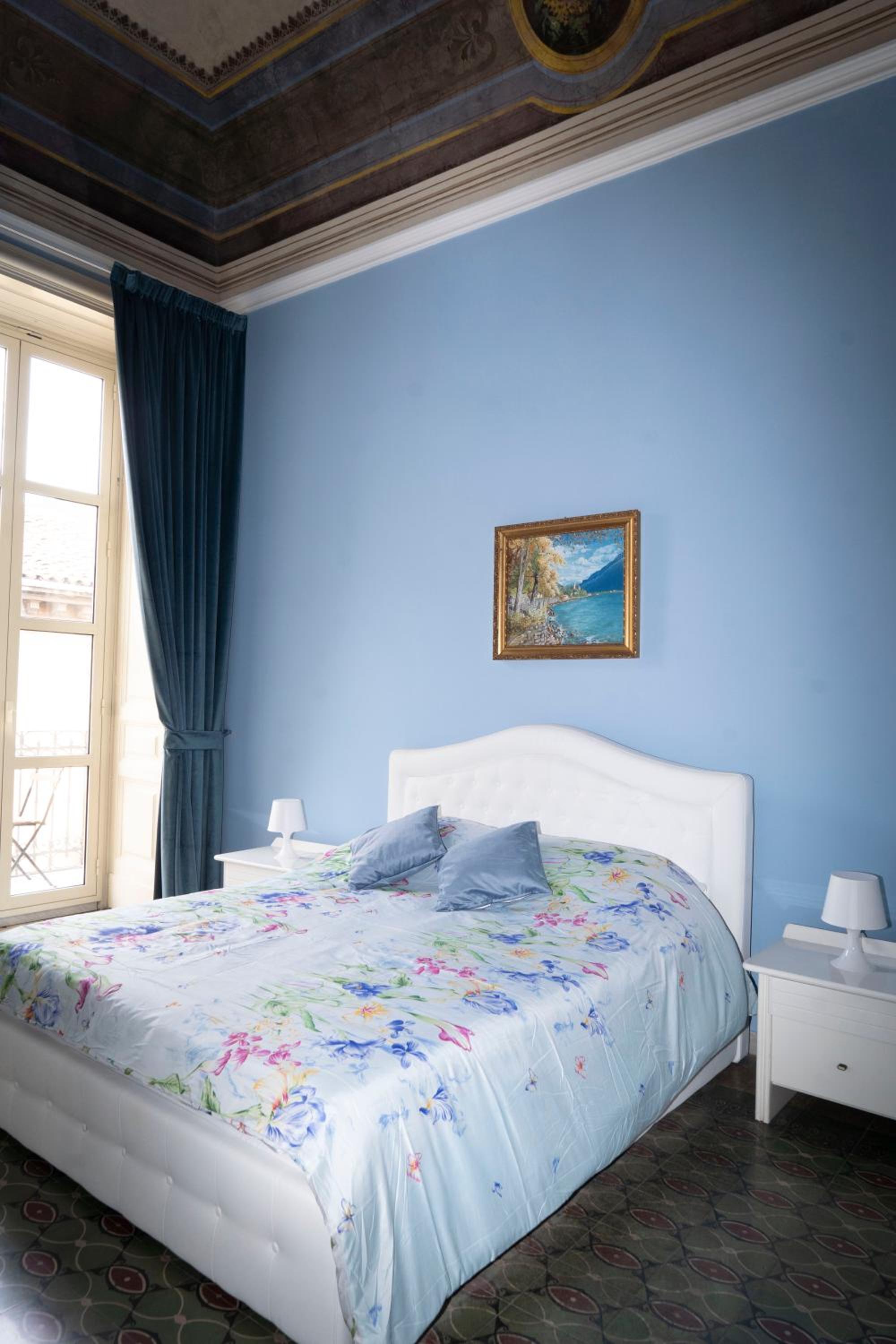 ETNA QUEEN luxury home