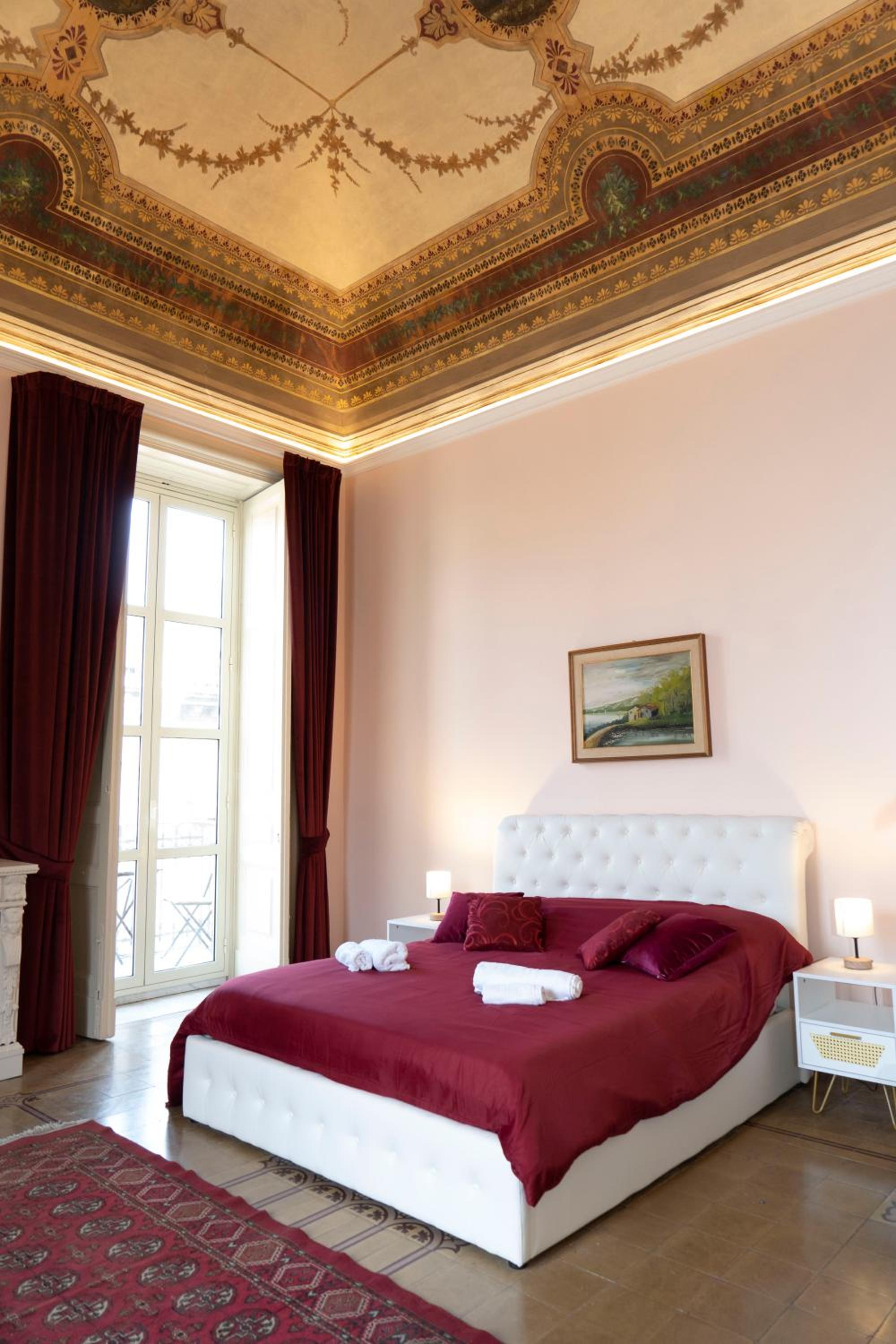 ETNA QUEEN luxury home