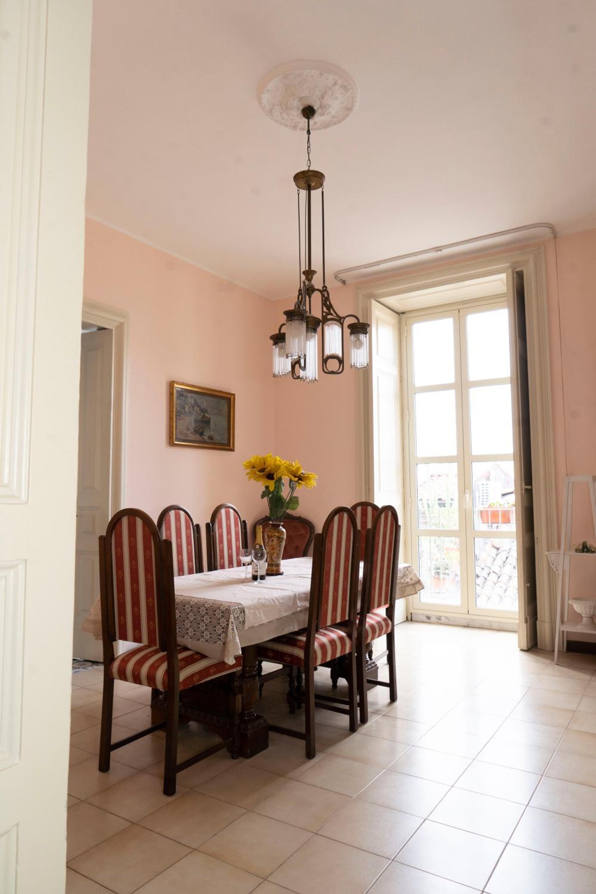 ETNA QUEEN luxury home