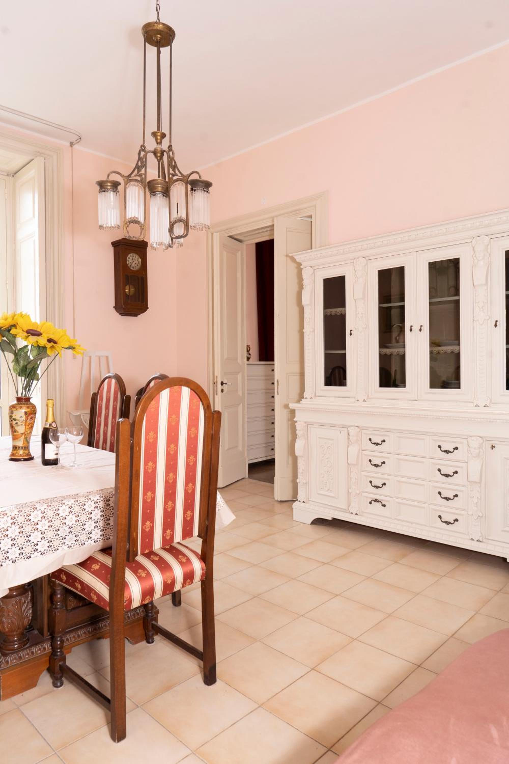 ETNA QUEEN luxury home
