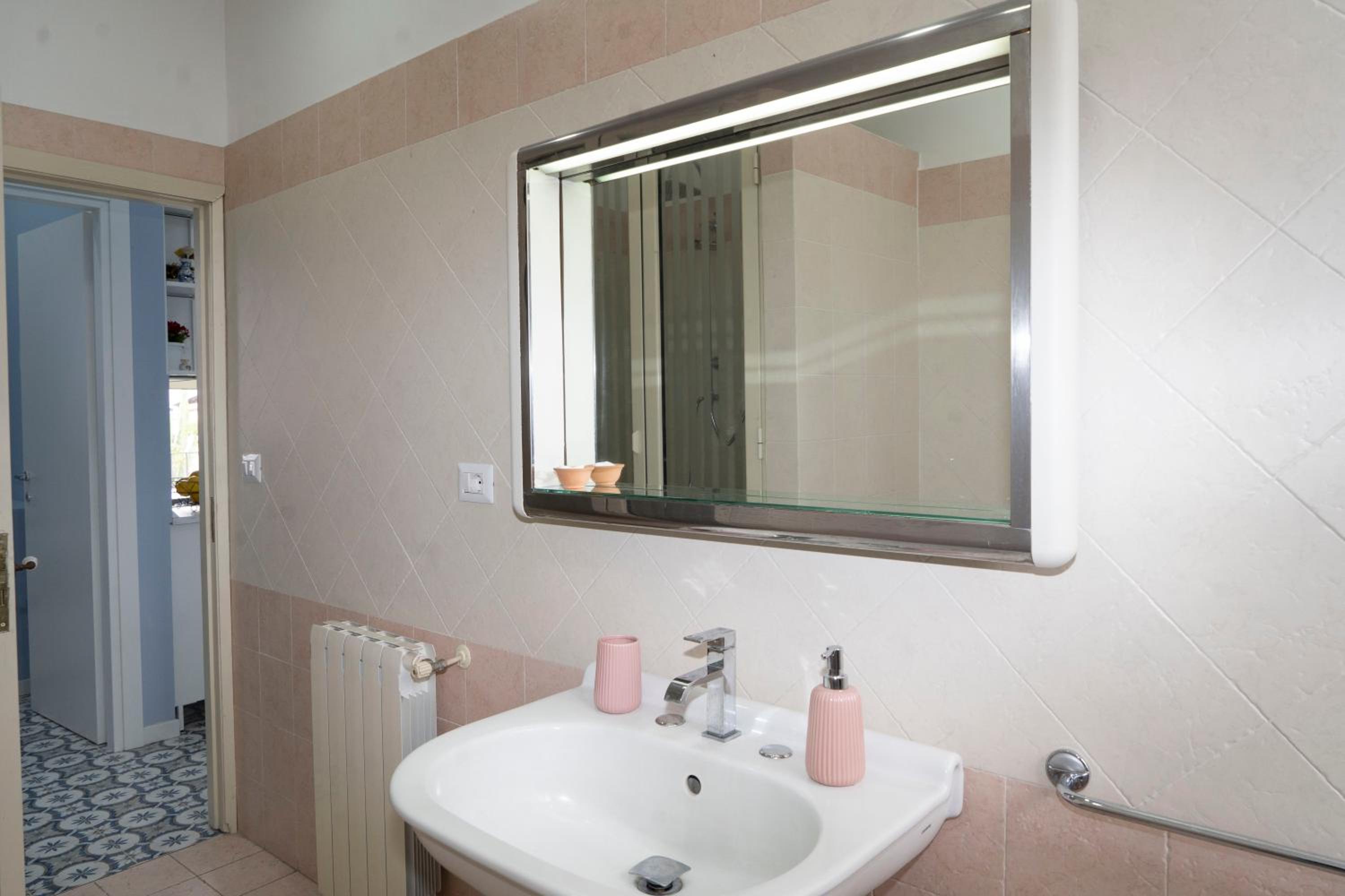 ETNA QUEEN luxury home