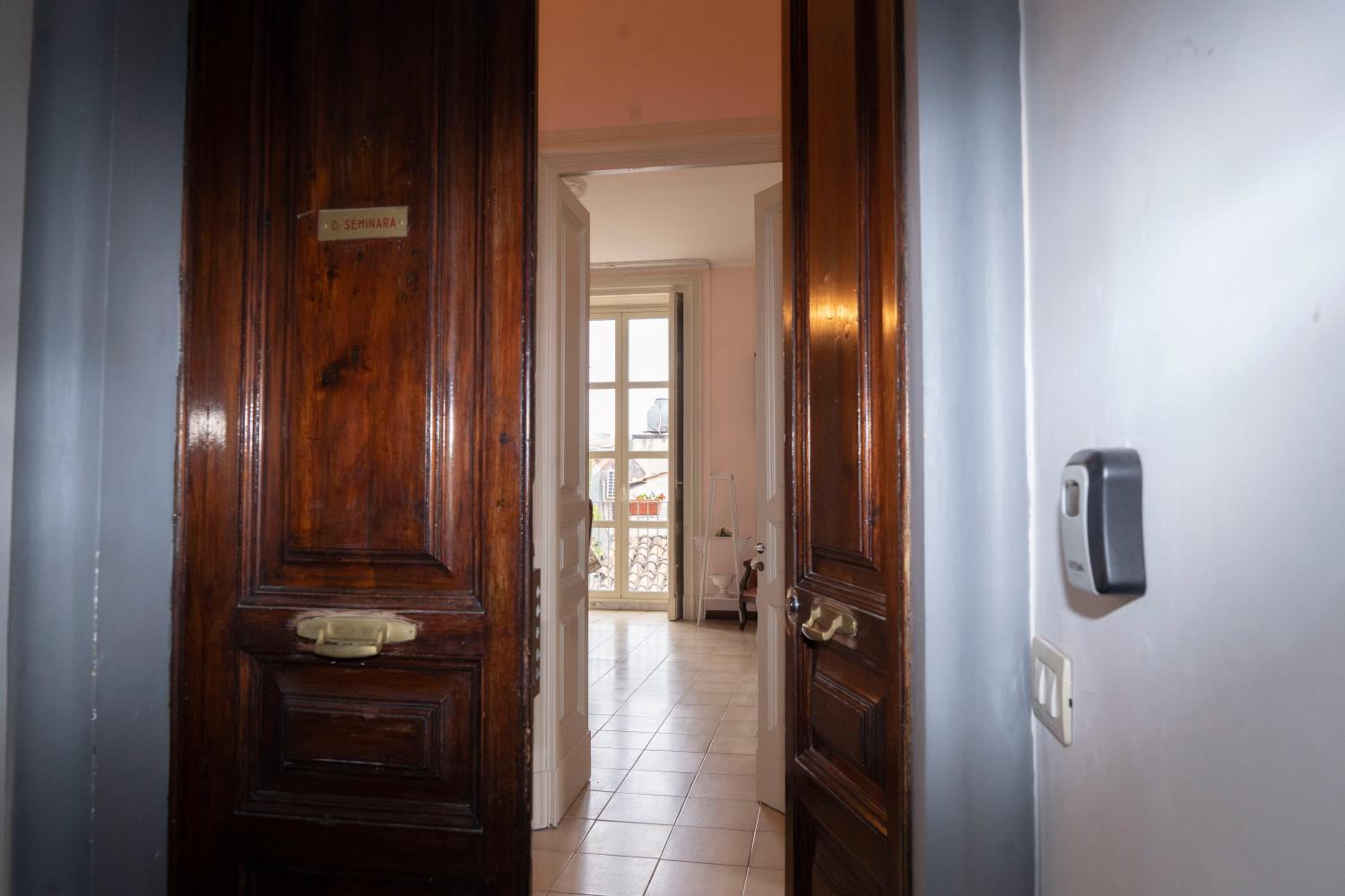 ETNA QUEEN luxury home