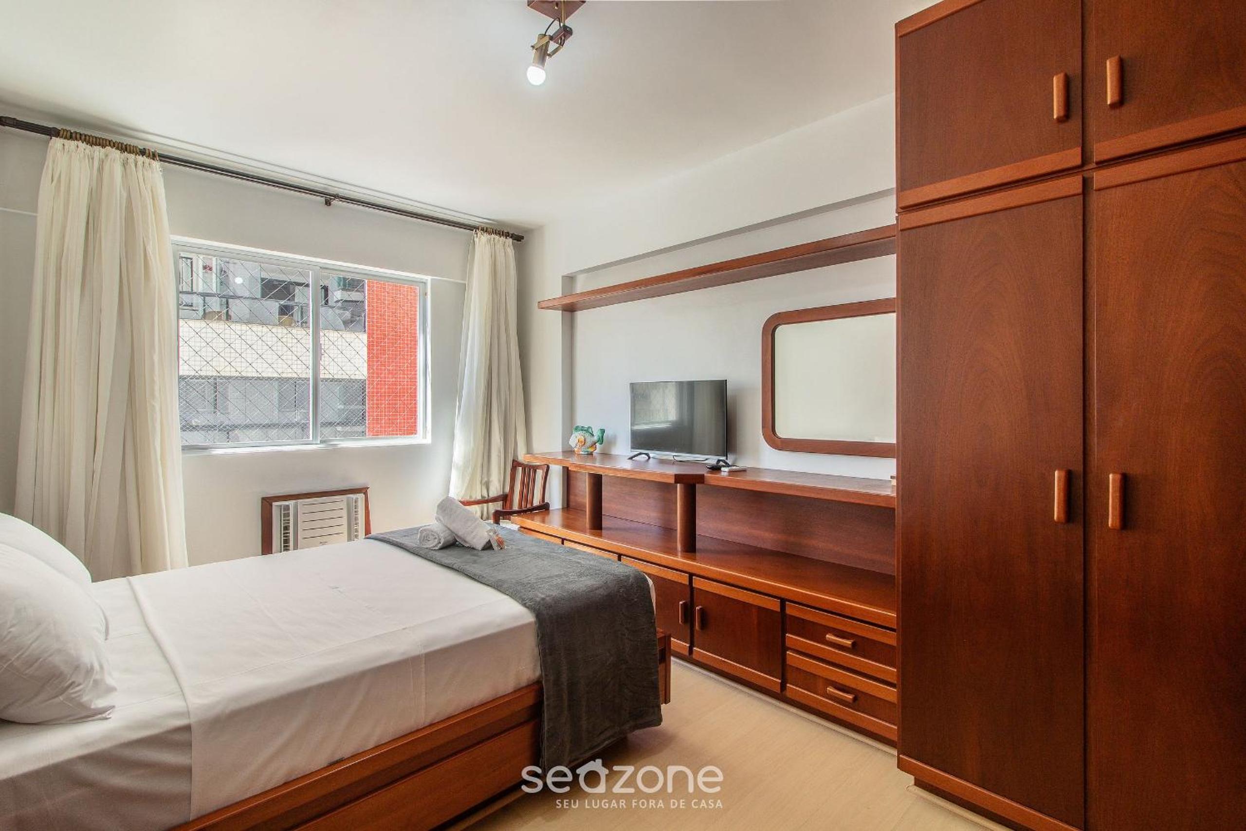 3BR Apt w/ balcony 100m from beach EVZ0601