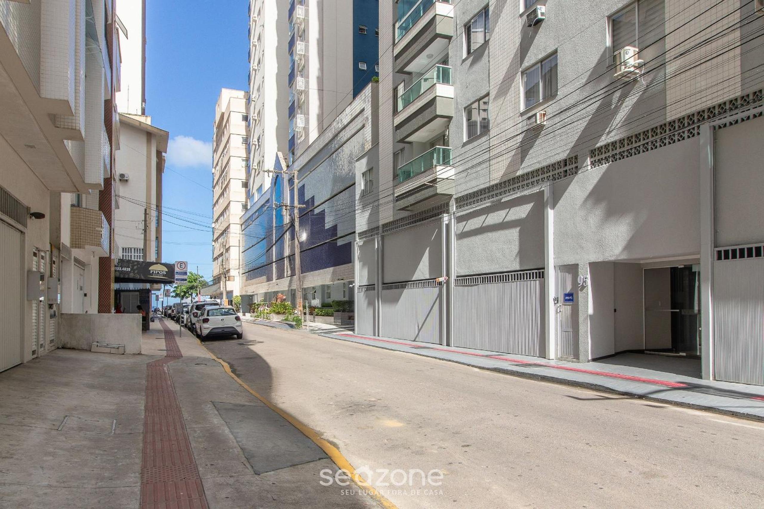 3BR Apt w/ balcony 100m from beach EVZ0601