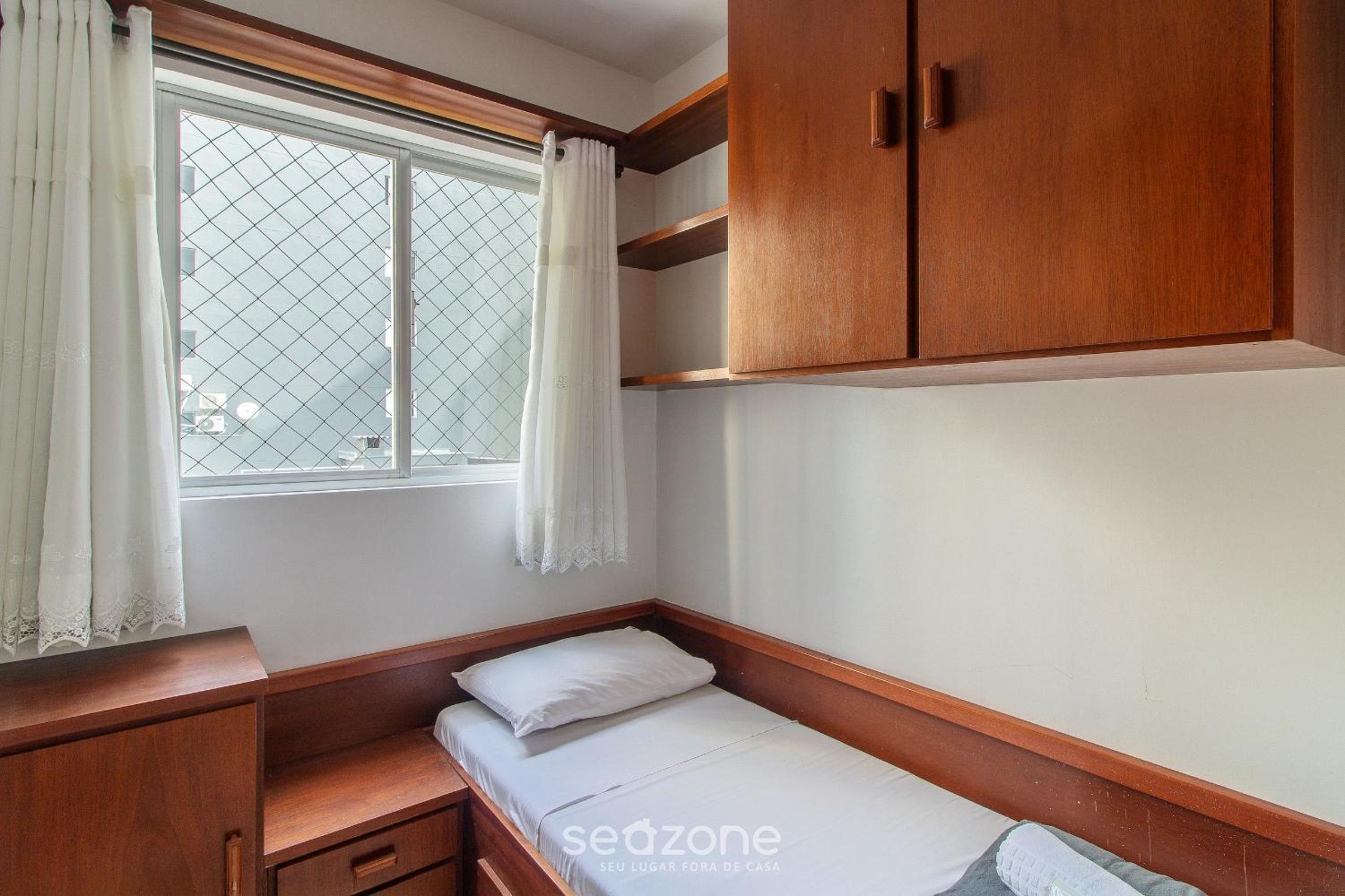 3BR Apt w/ balcony 100m from beach EVZ0601
