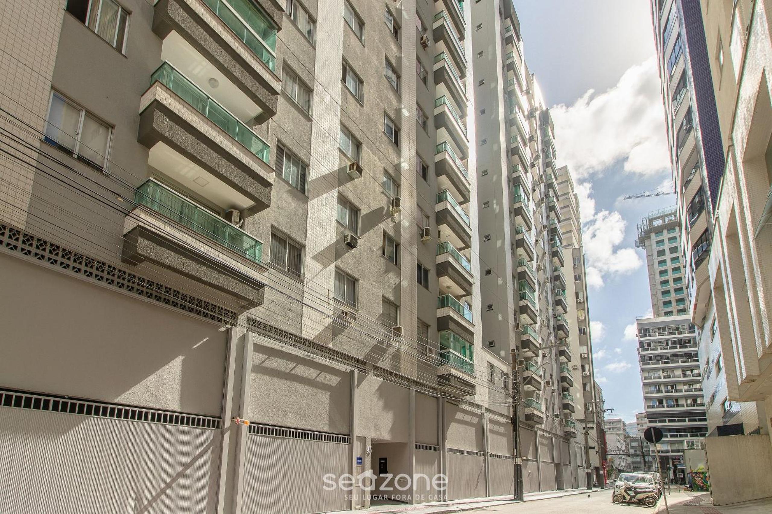 3BR Apt w/ balcony 100m from beach EVZ0601