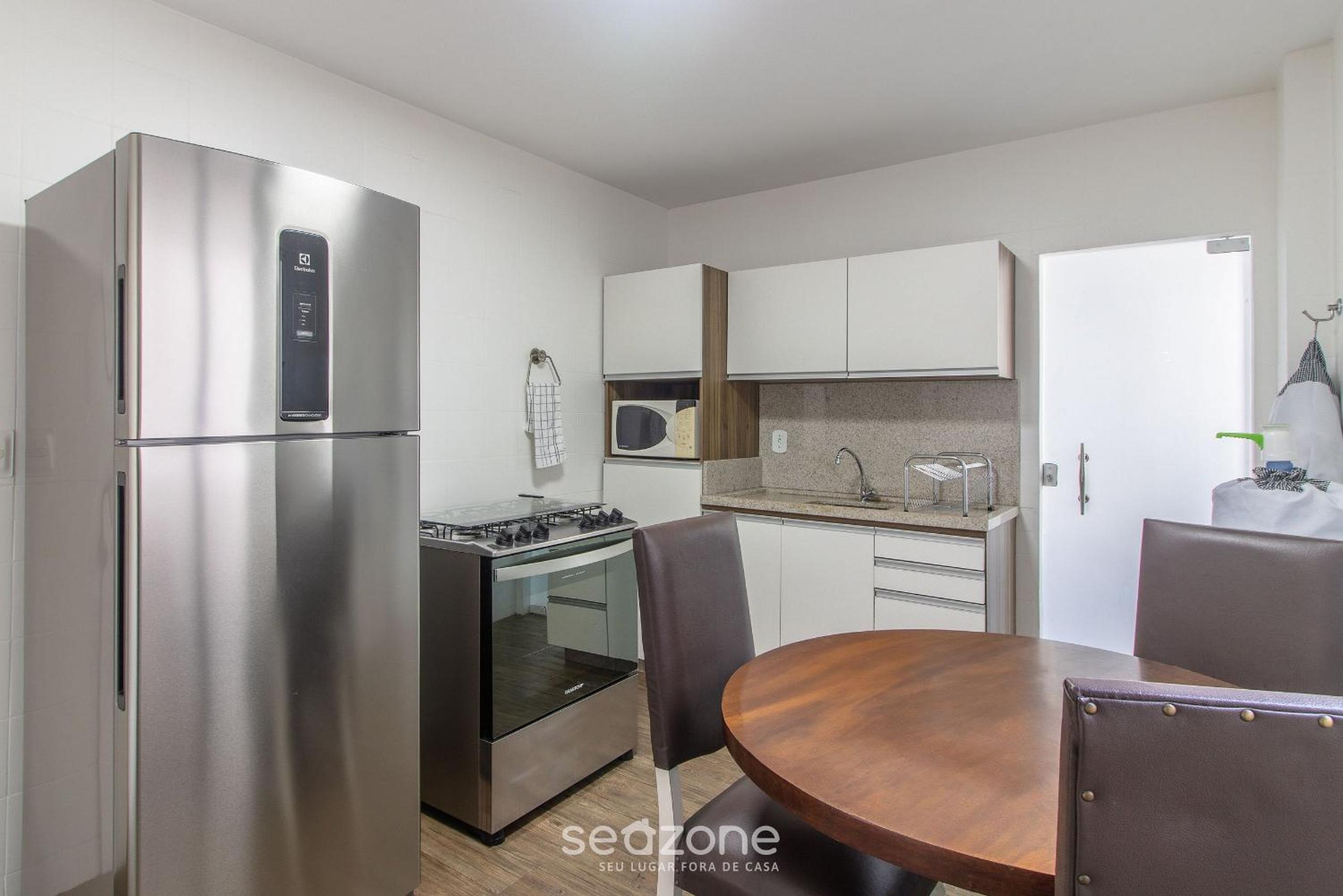 3BR Apt w/ sea view in BC downtown EOA0803