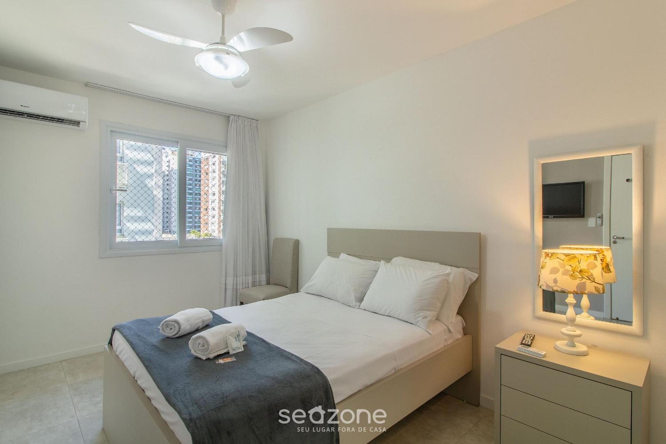 3BR Apt w/ sea view in BC downtown EOA0803