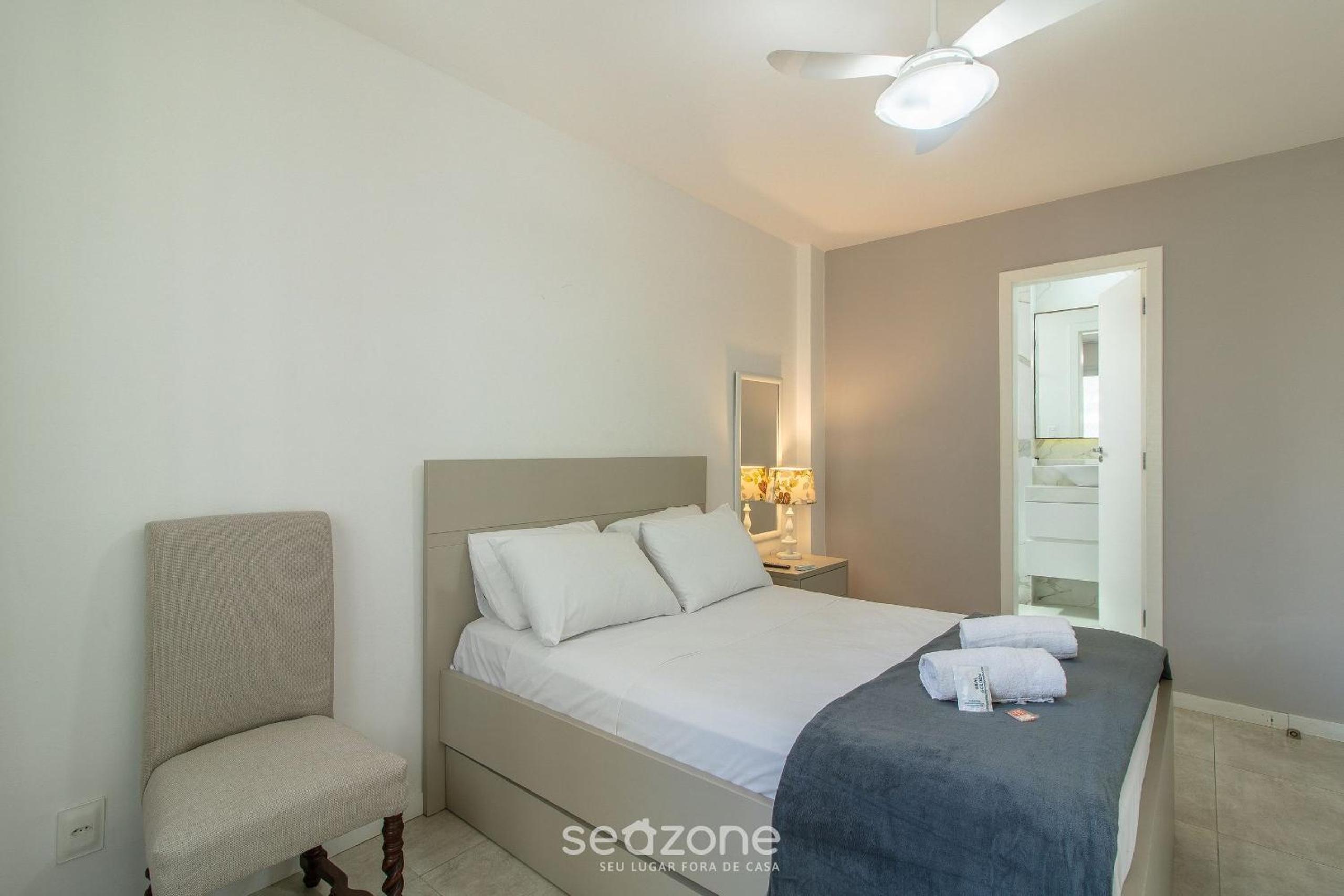3BR Apt w/ sea view in BC downtown EOA0803