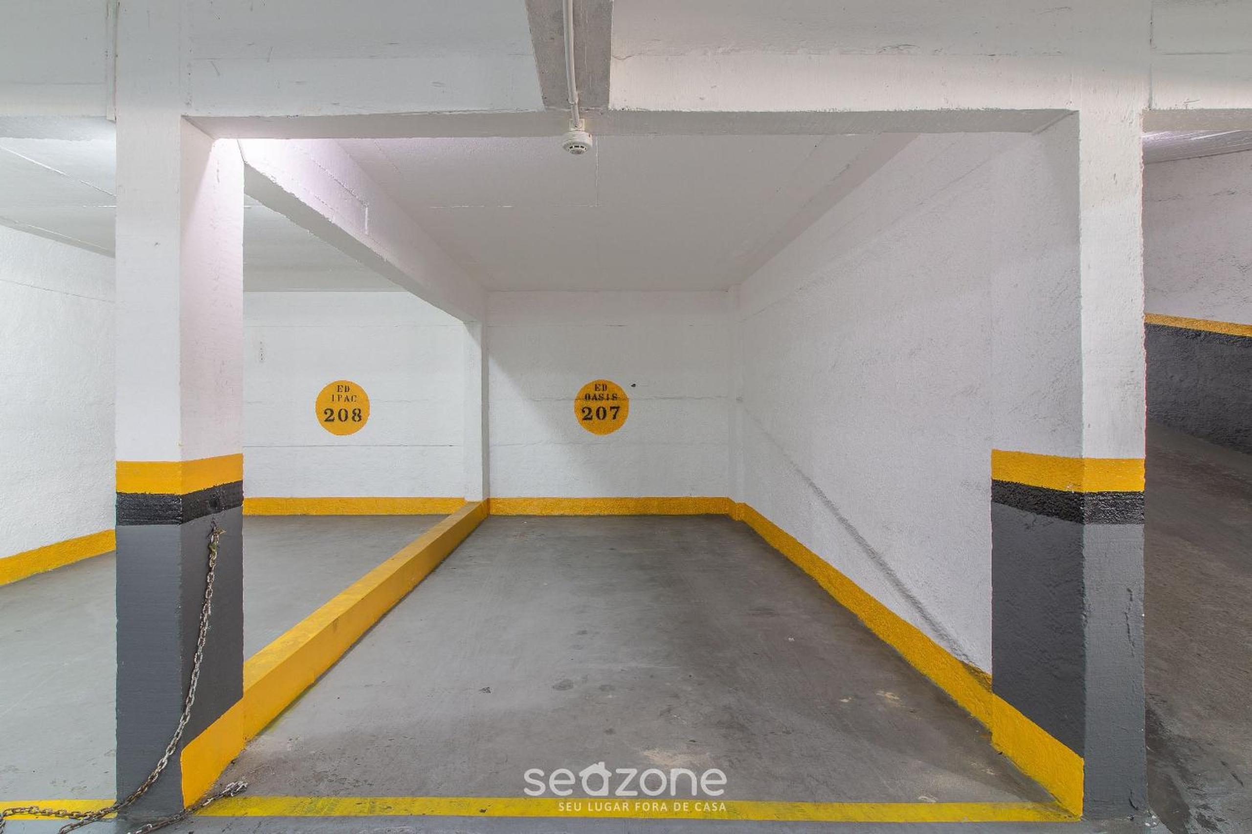 3BR Apt w/ sea view in BC downtown EOA0803