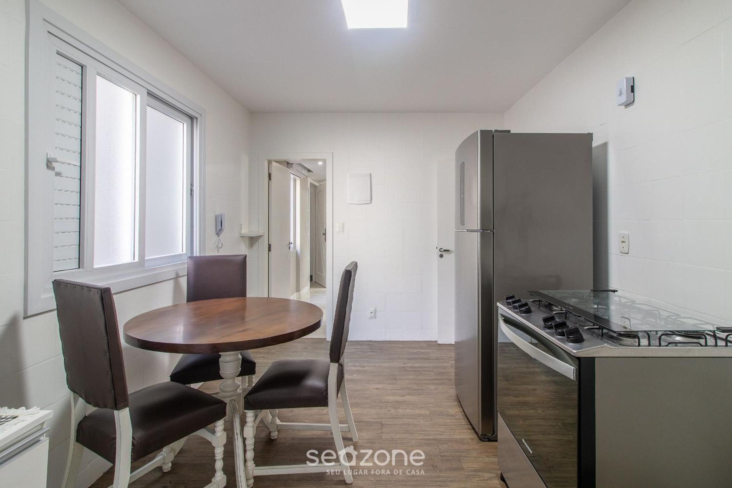 3BR Apt w/ sea view in BC downtown EOA0803