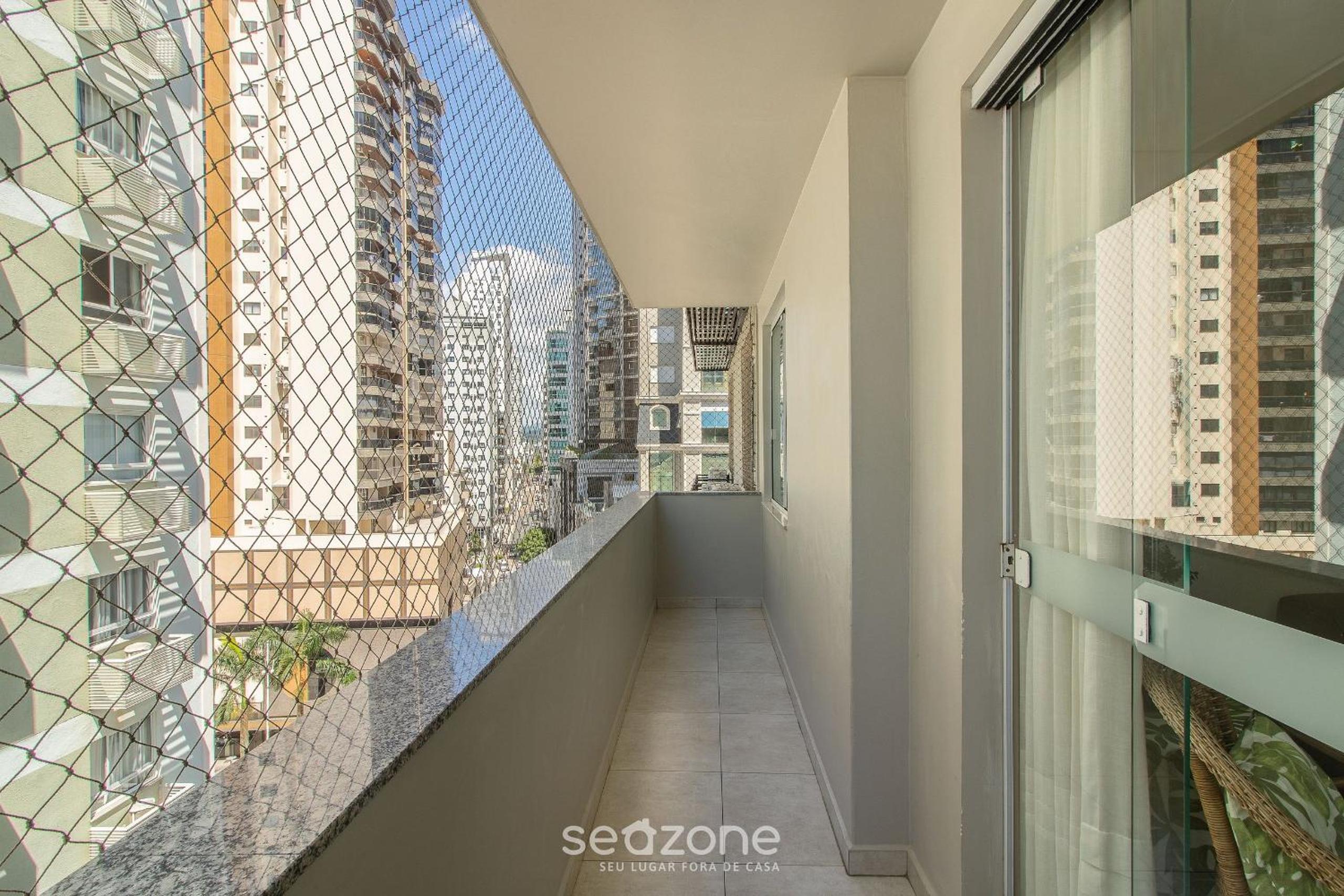 3BR Apt w/ sea view in BC downtown EOA0803