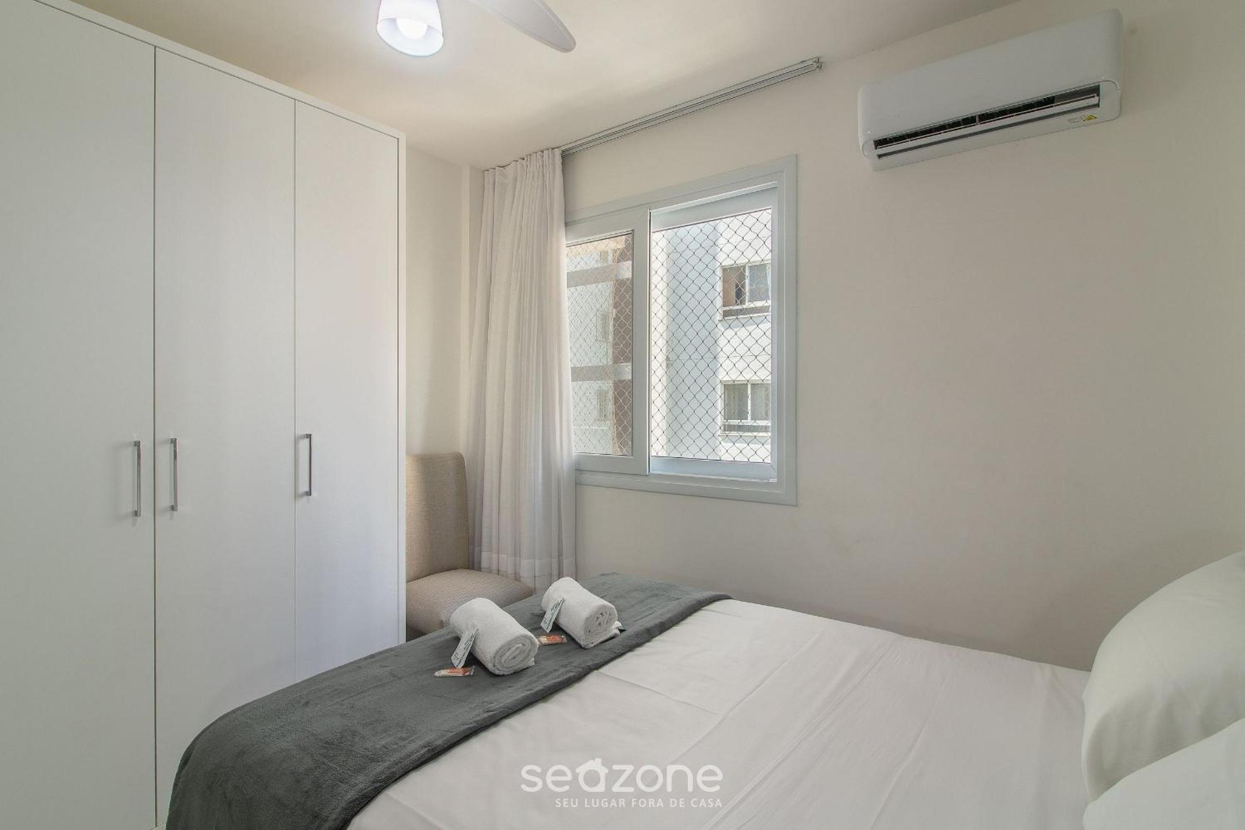 3BR Apt w/ sea view in BC downtown EOA0803