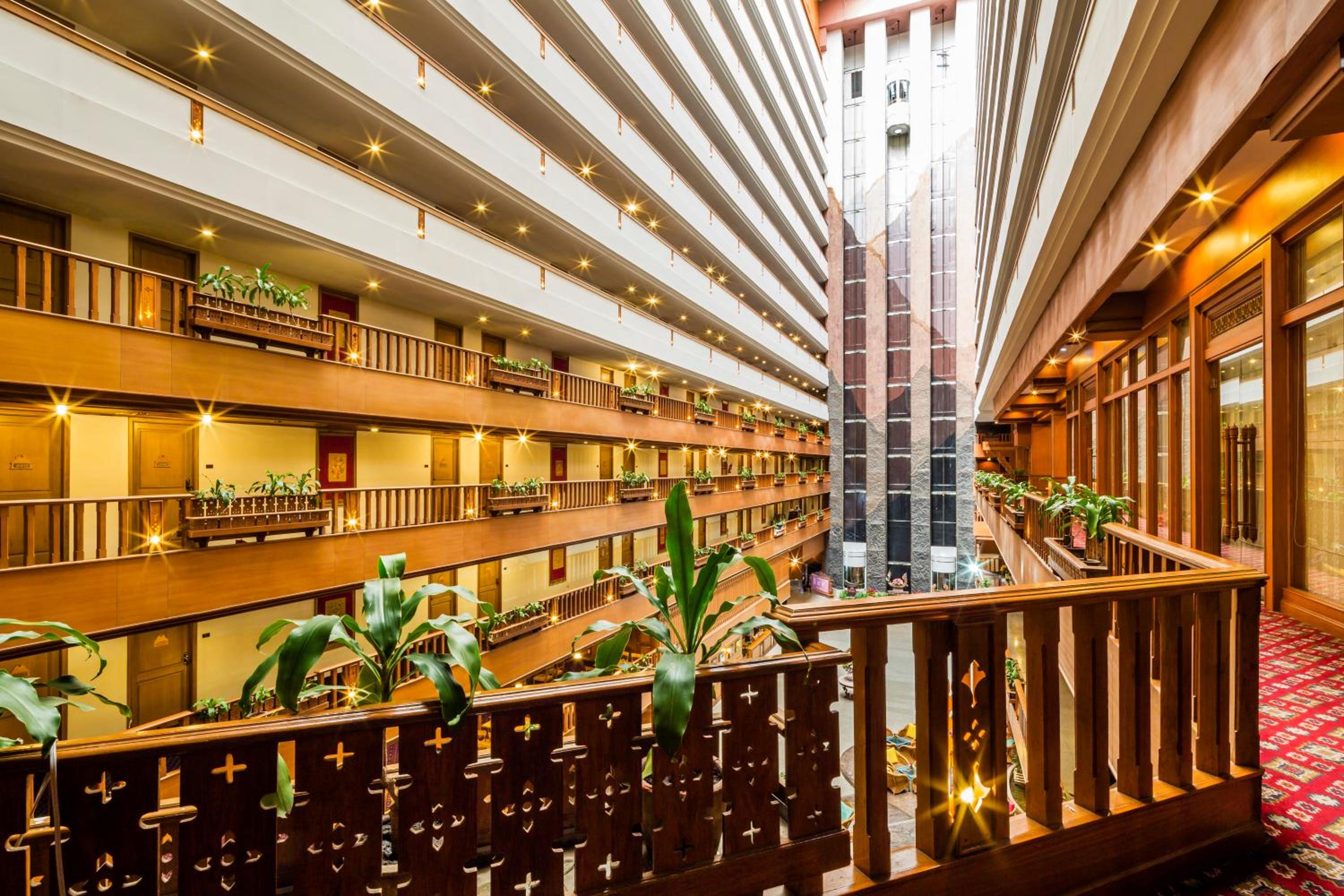 Lotus Pang Suan Kaew Hotel