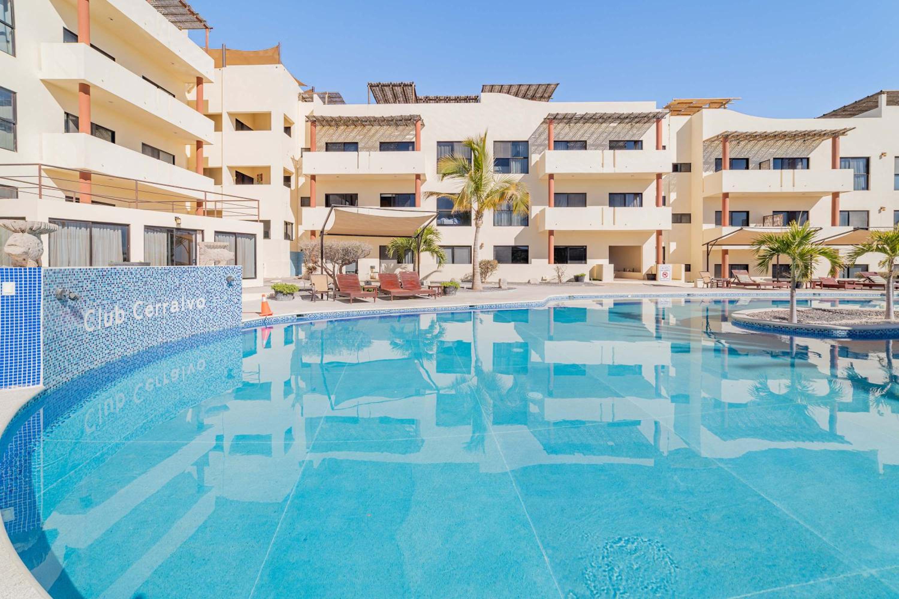 Oceanview condo w Resort amenities Steps to Beach