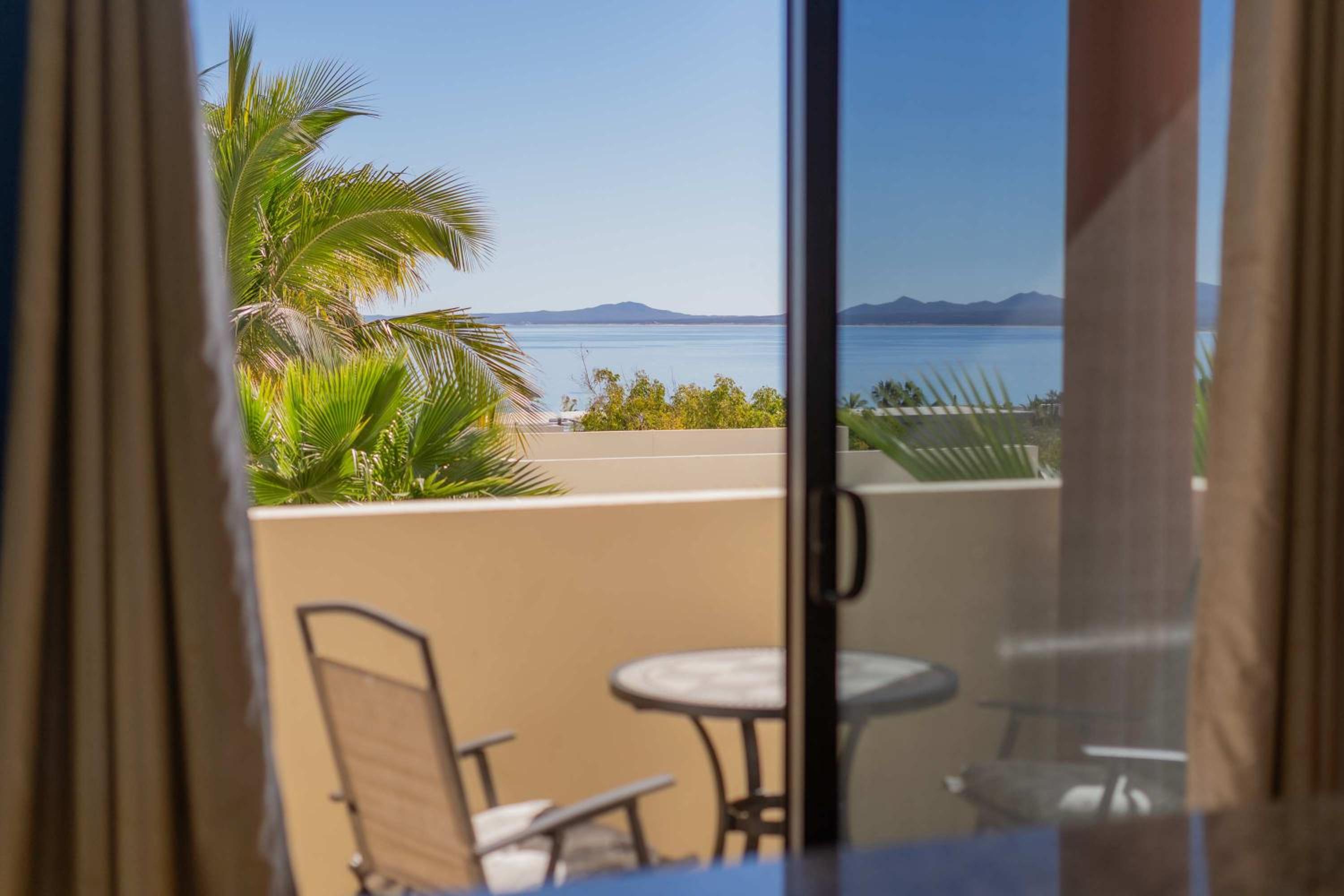 Oceanview condo w Resort amenities Steps to Beach