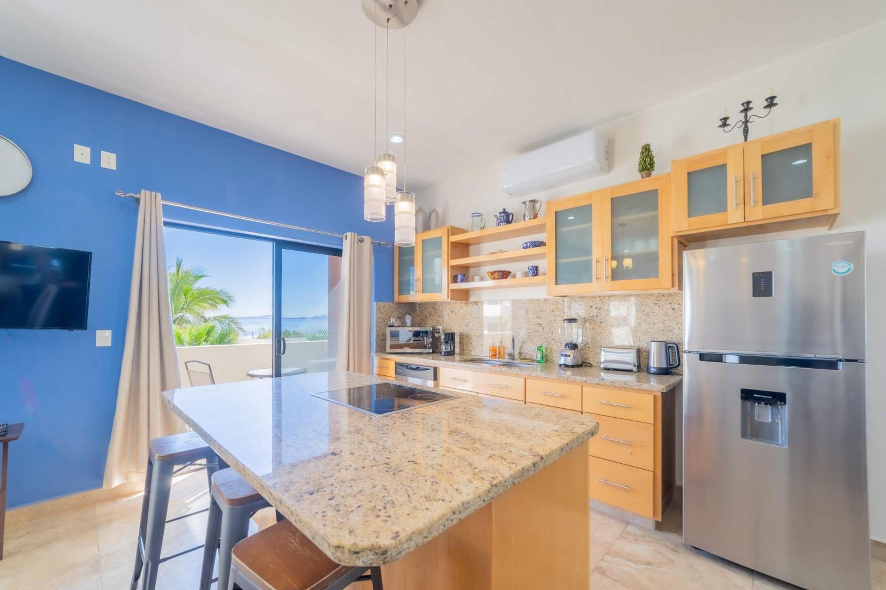 Oceanview condo w Resort amenities Steps to Beach