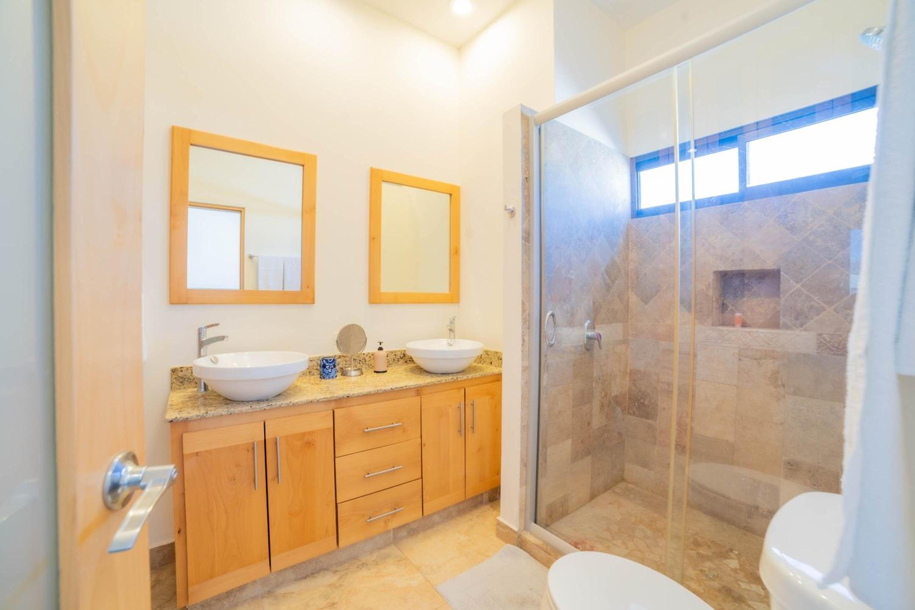 Oceanview condo w Resort amenities Steps to Beach