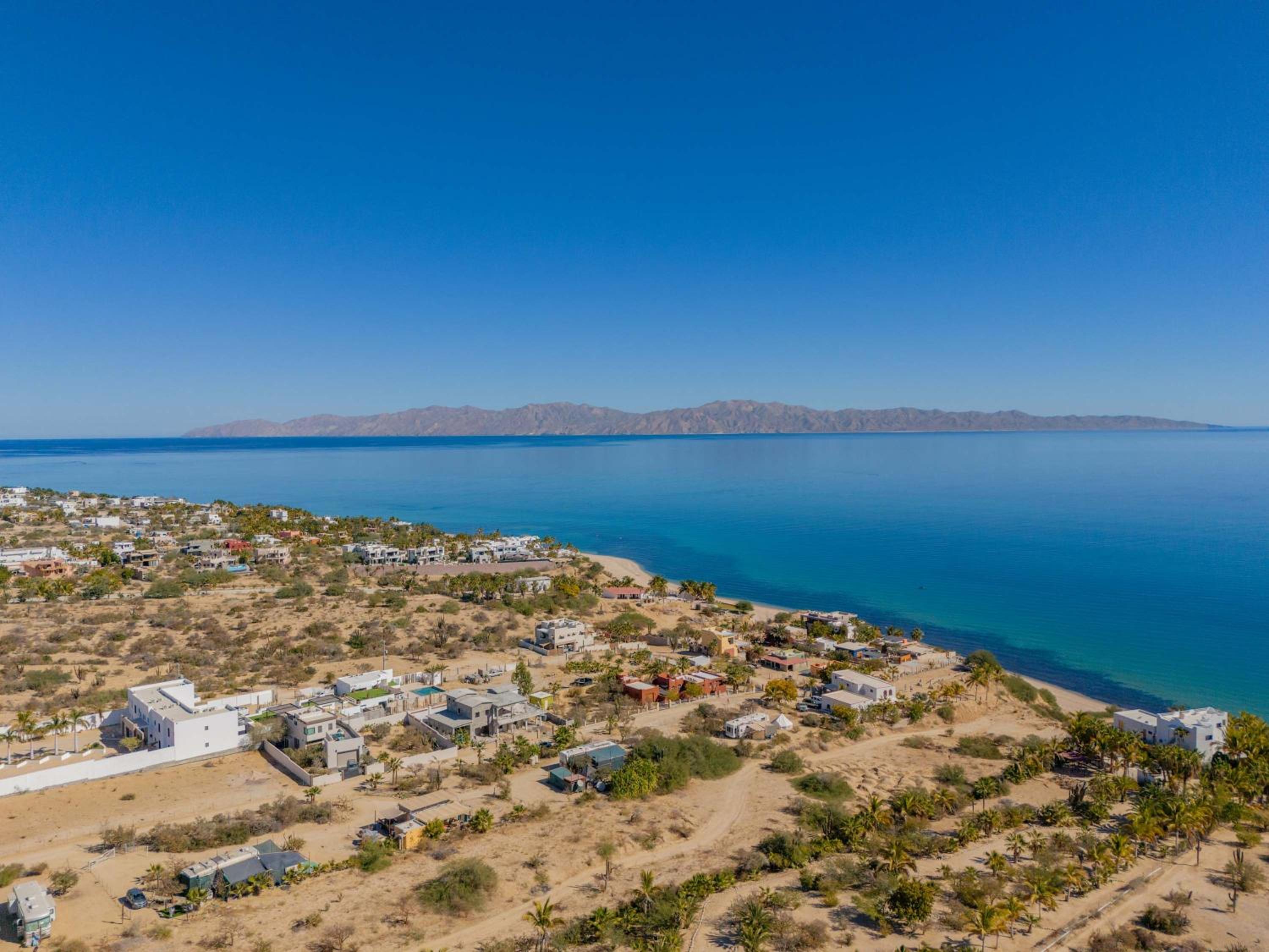 Oceanview condo w Resort amenities Steps to Beach