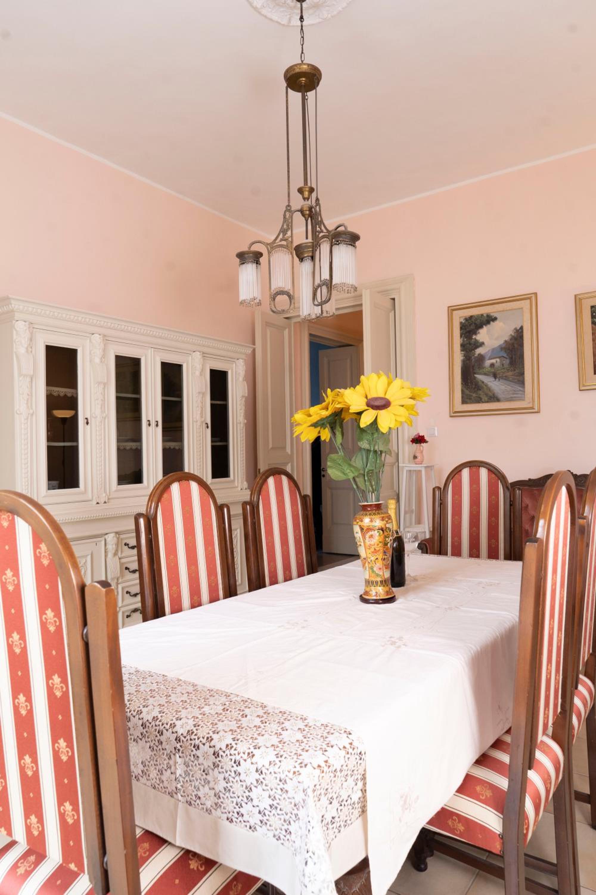 ETNA QUEEN luxury home