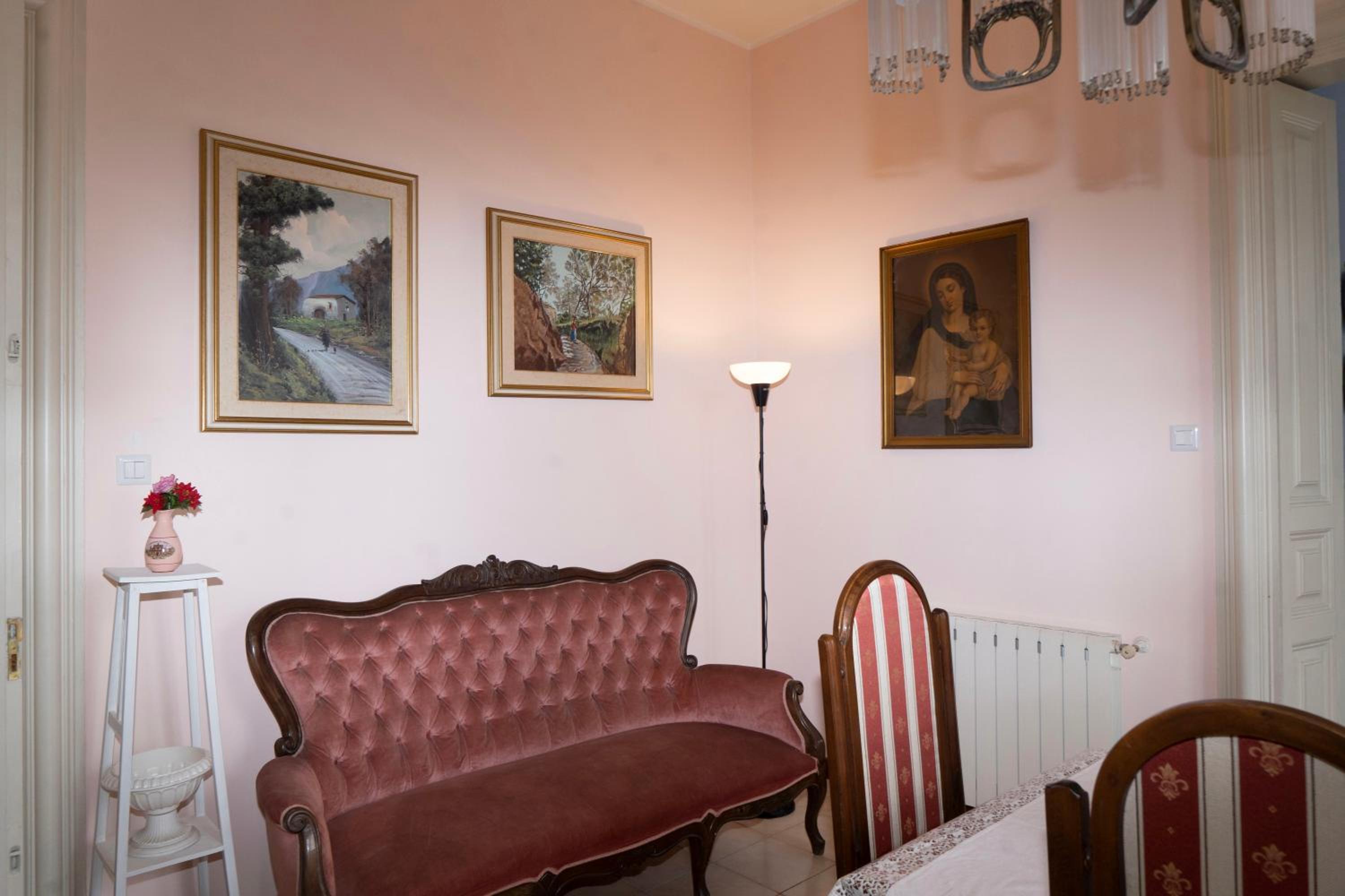 ETNA QUEEN luxury home