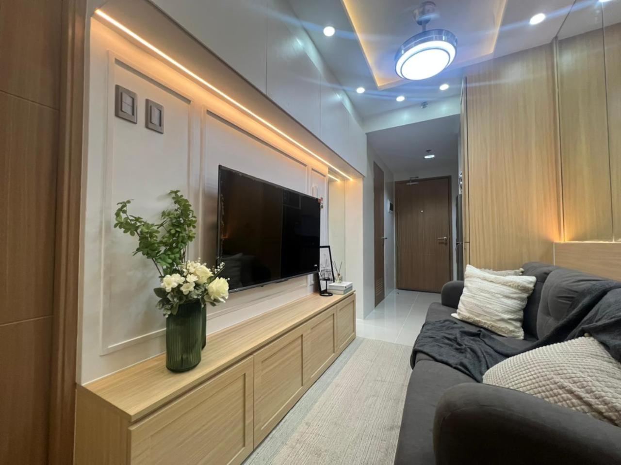 A2 Condotel Suites