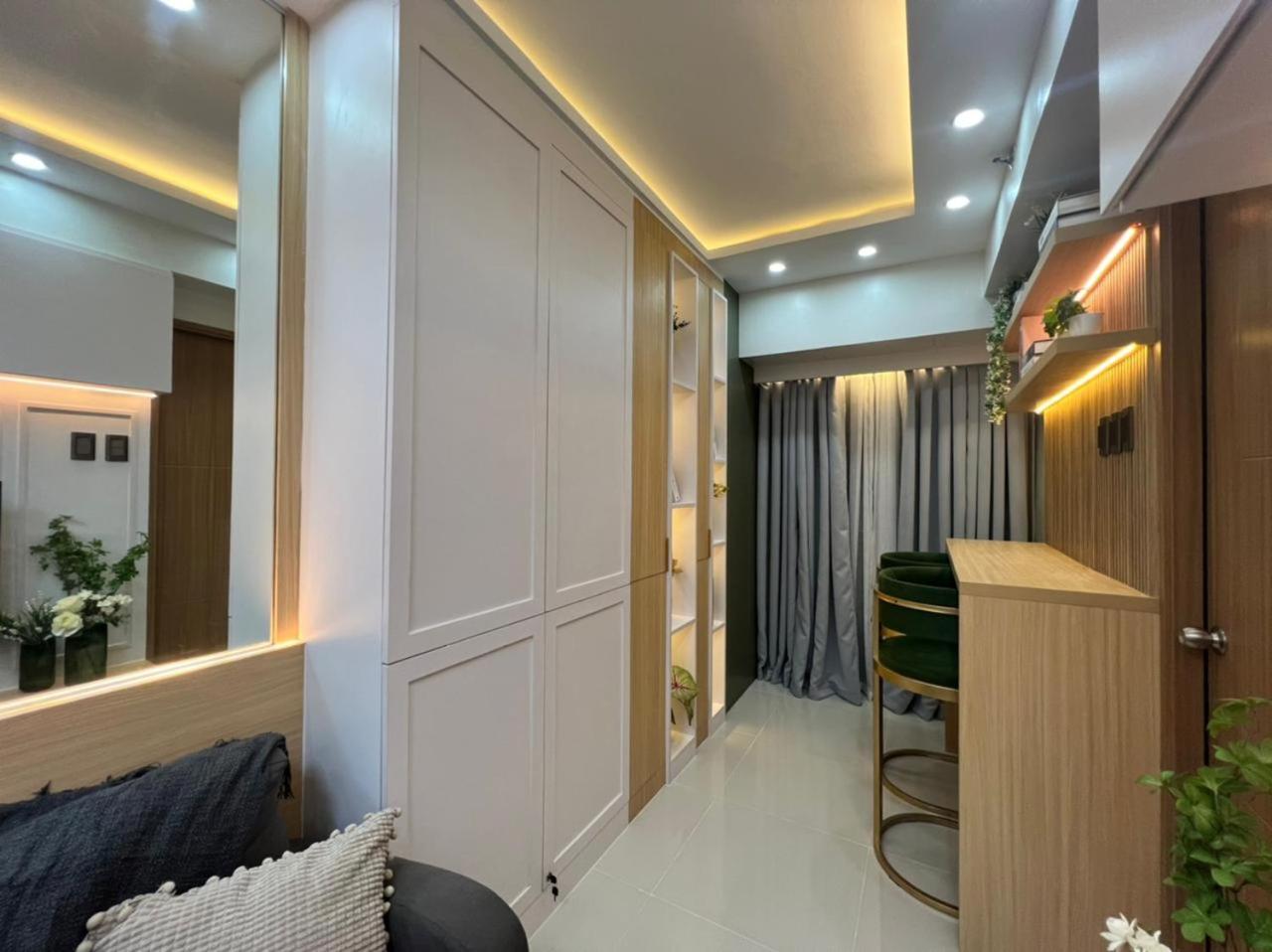 A2 Condotel Suites