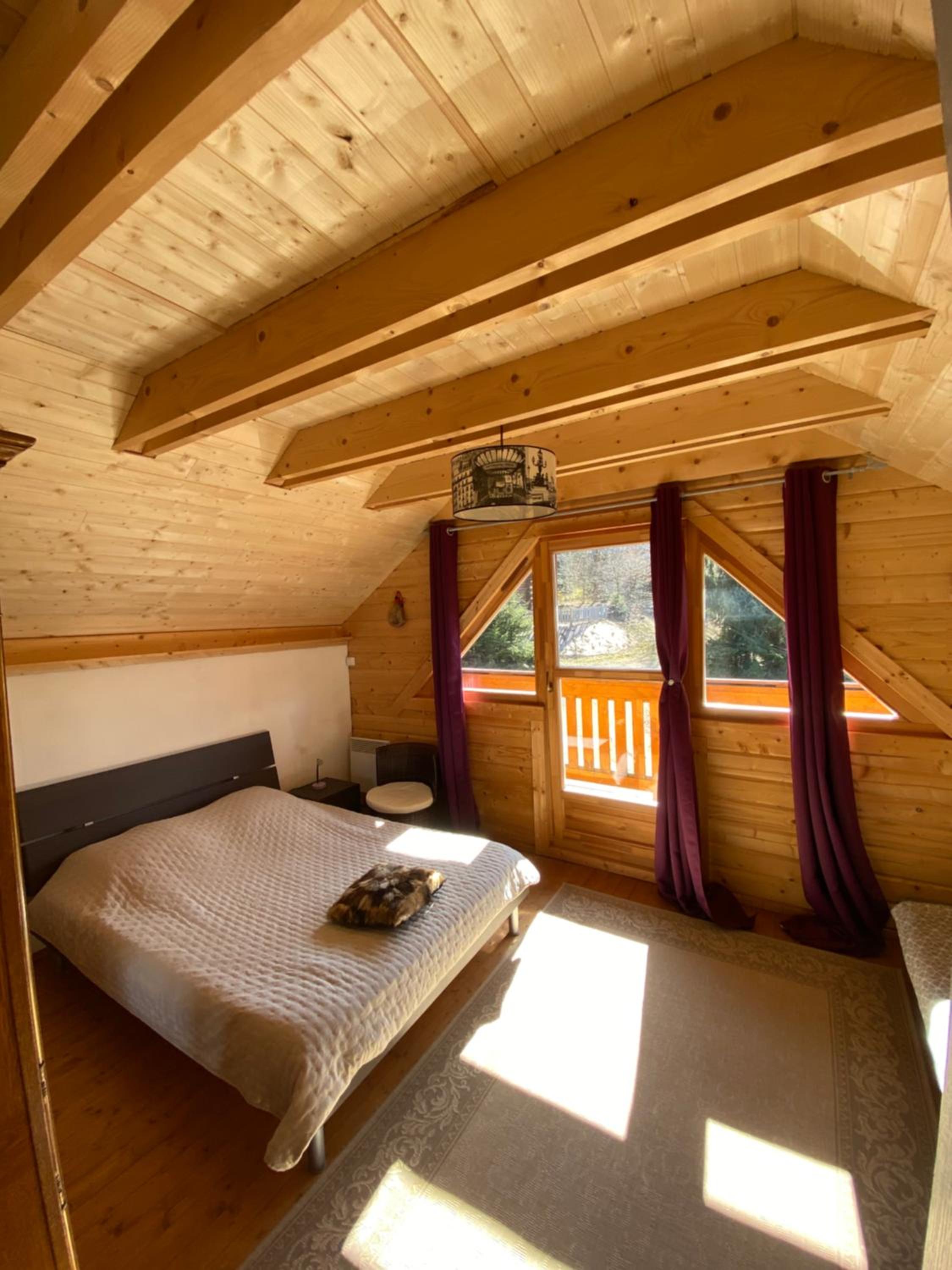 Chalet bois au calme, en lisière de forêt, balcons, sentiers balades Gérardmer & Alsace 